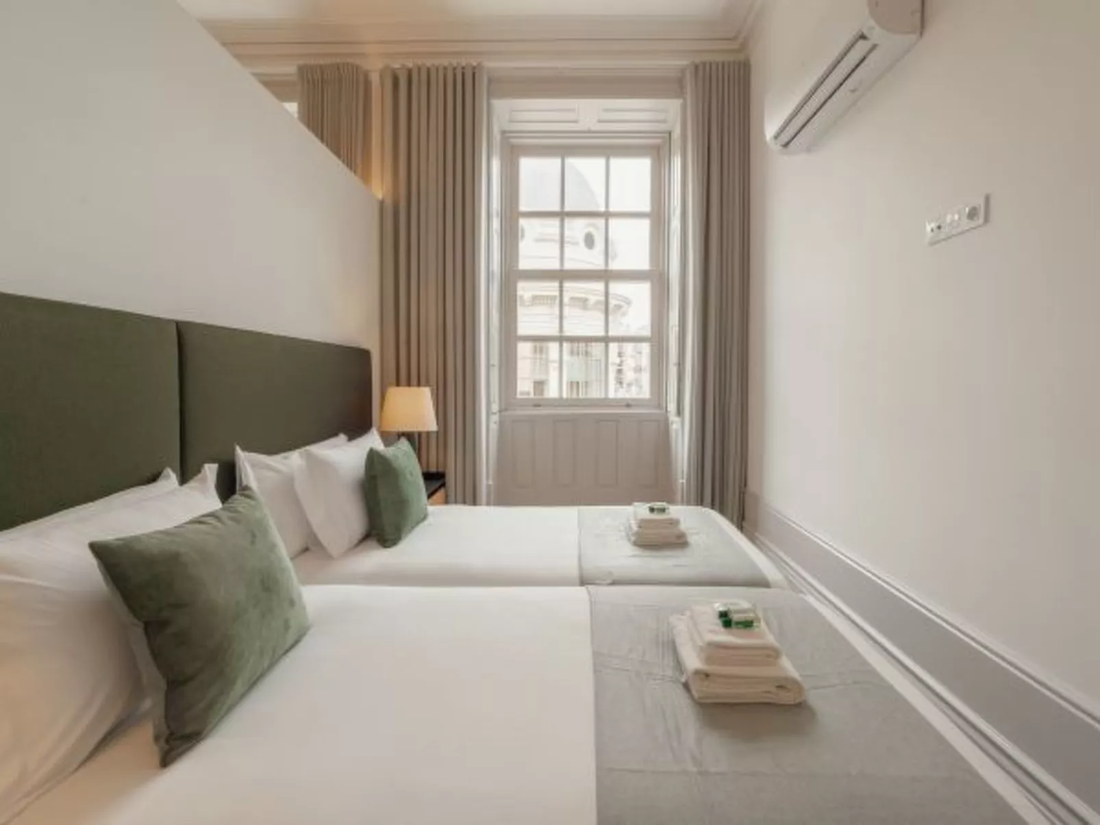 HEART OF PORTO APARTMENT C by VACATIONY - Binnen