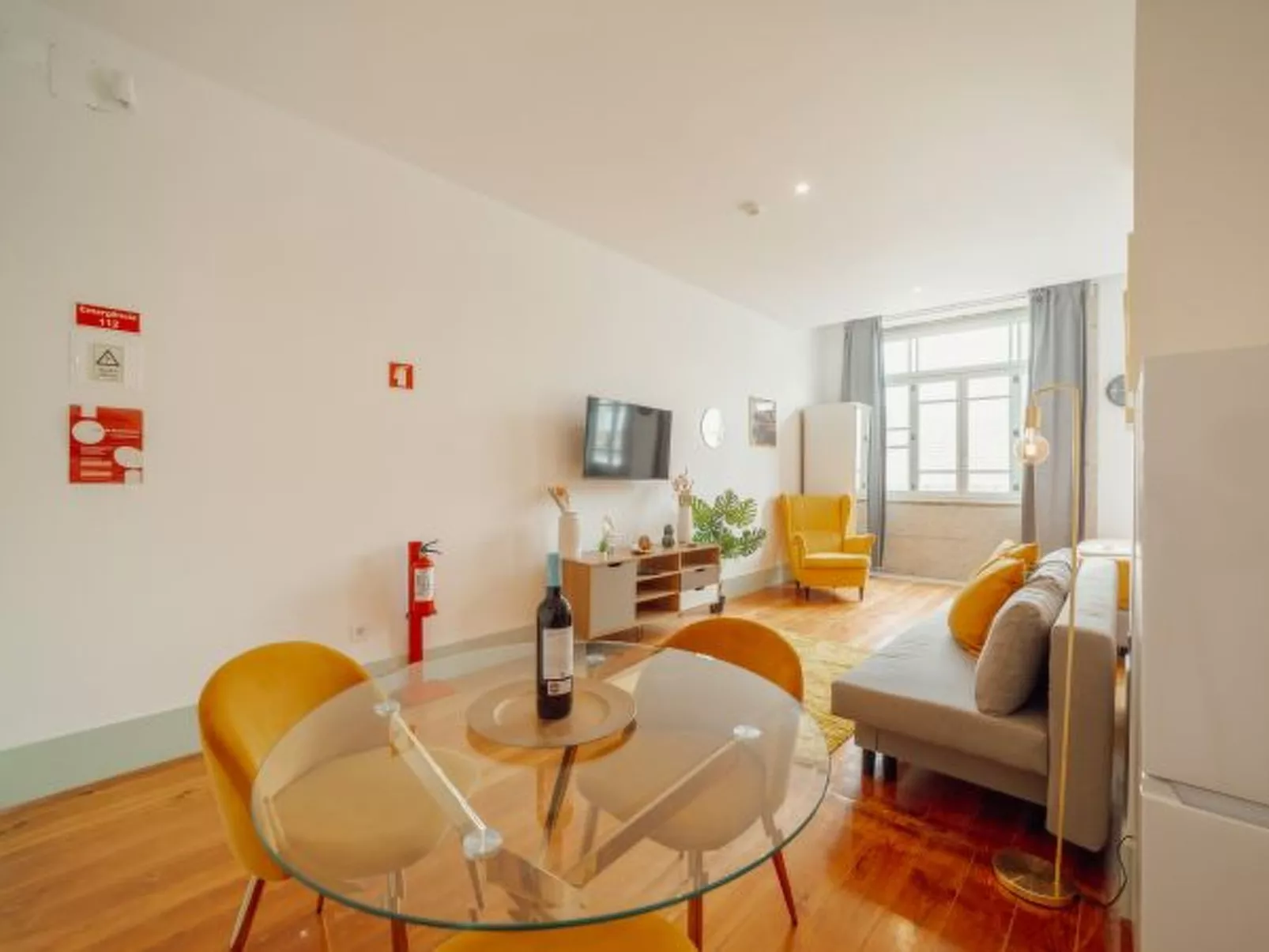 DOWNTOWN SUITE E by VACATIONY - Binnen