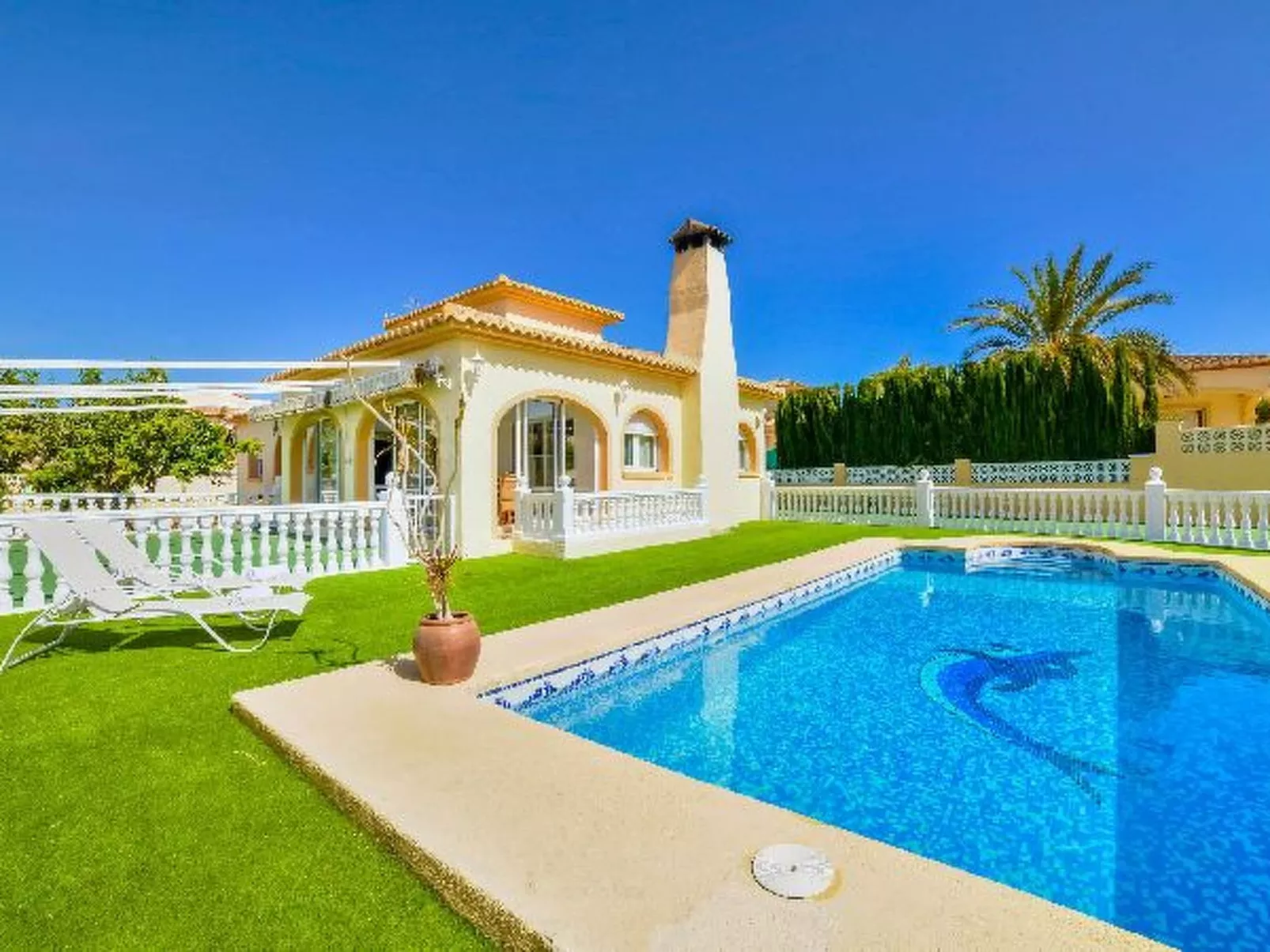 Villa Alaska - PlusHolidays - Image-tags.info