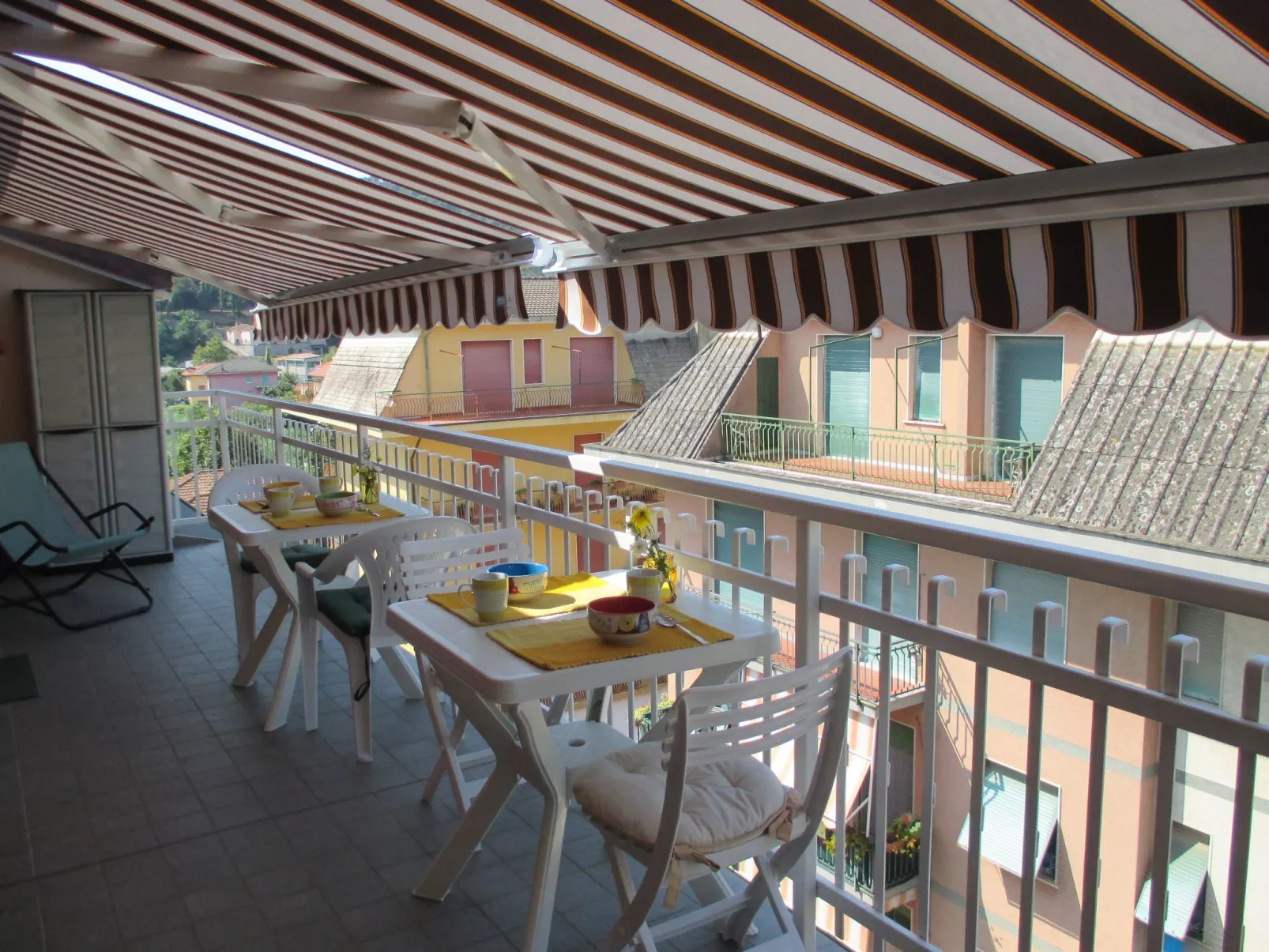 Ferienzimmer 'Mansarda Lina' mit Terrasse - Buiten