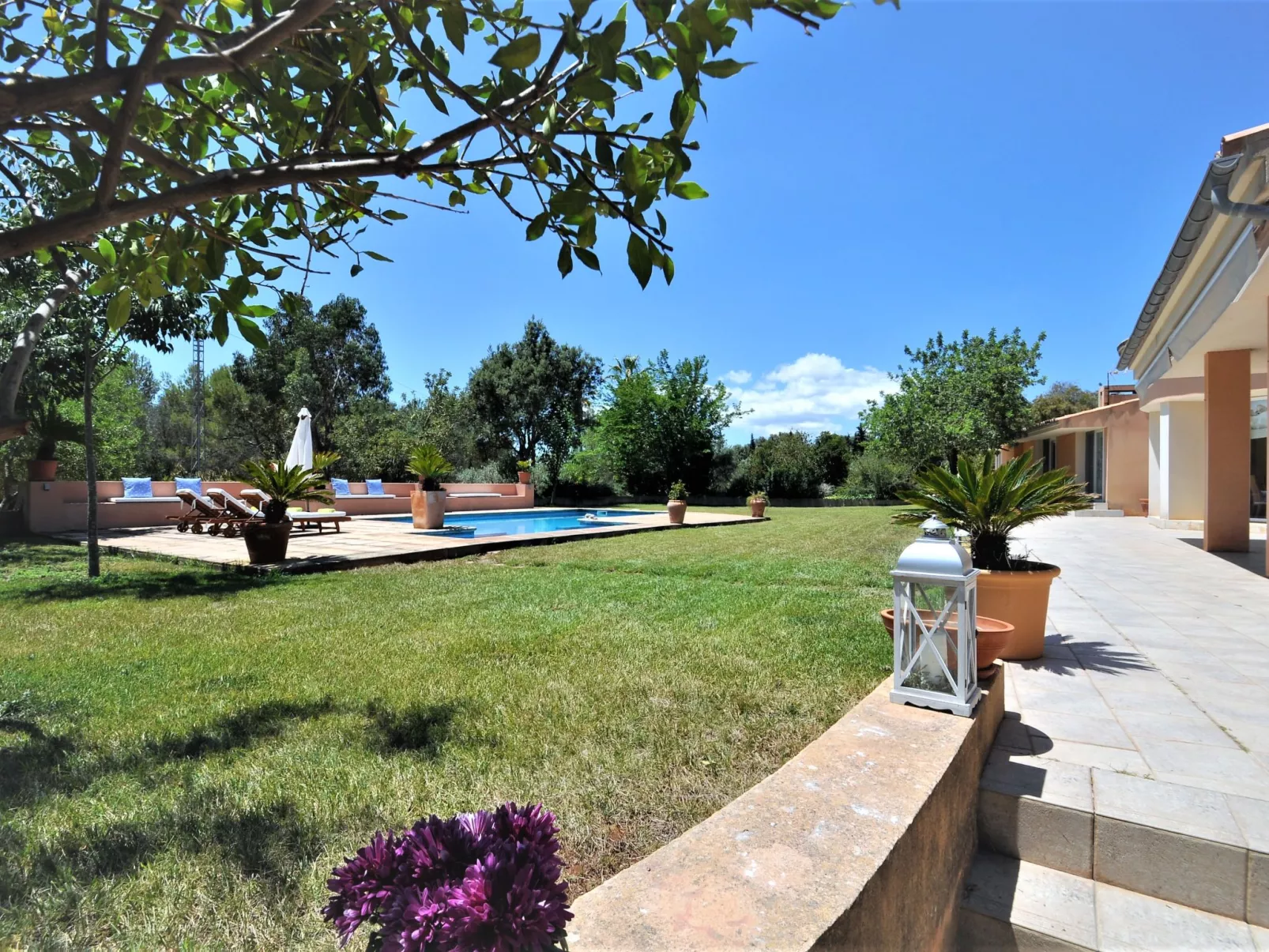 Villa con piscina y pista de tenis privada ideal para familias.  - WiFi Gratis - Image-tags.info