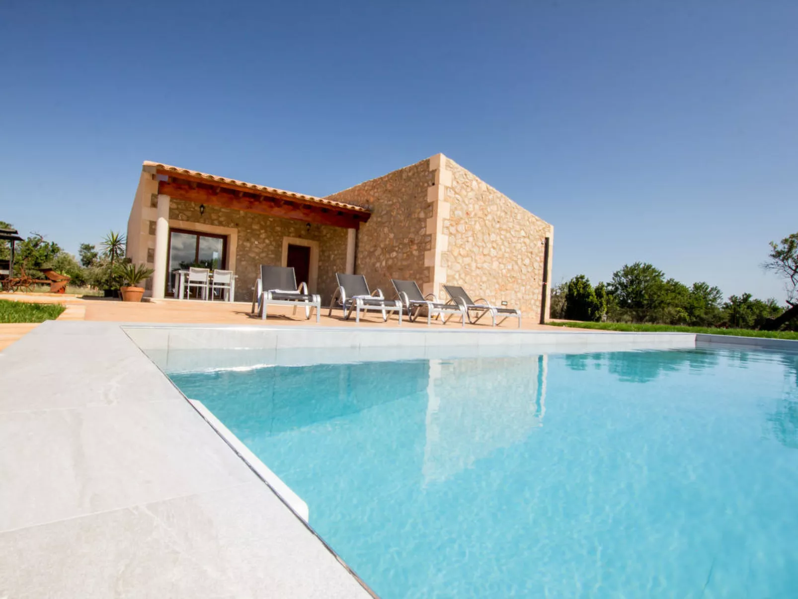 Petitona - Image-tags.info