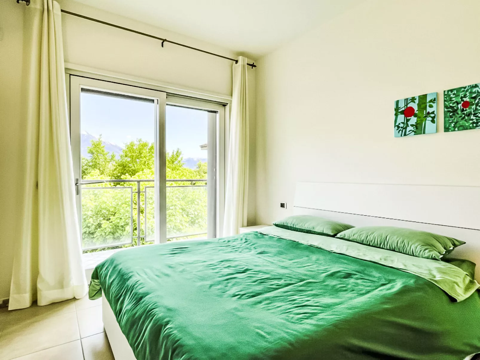 Sole e Fiori - Binnen