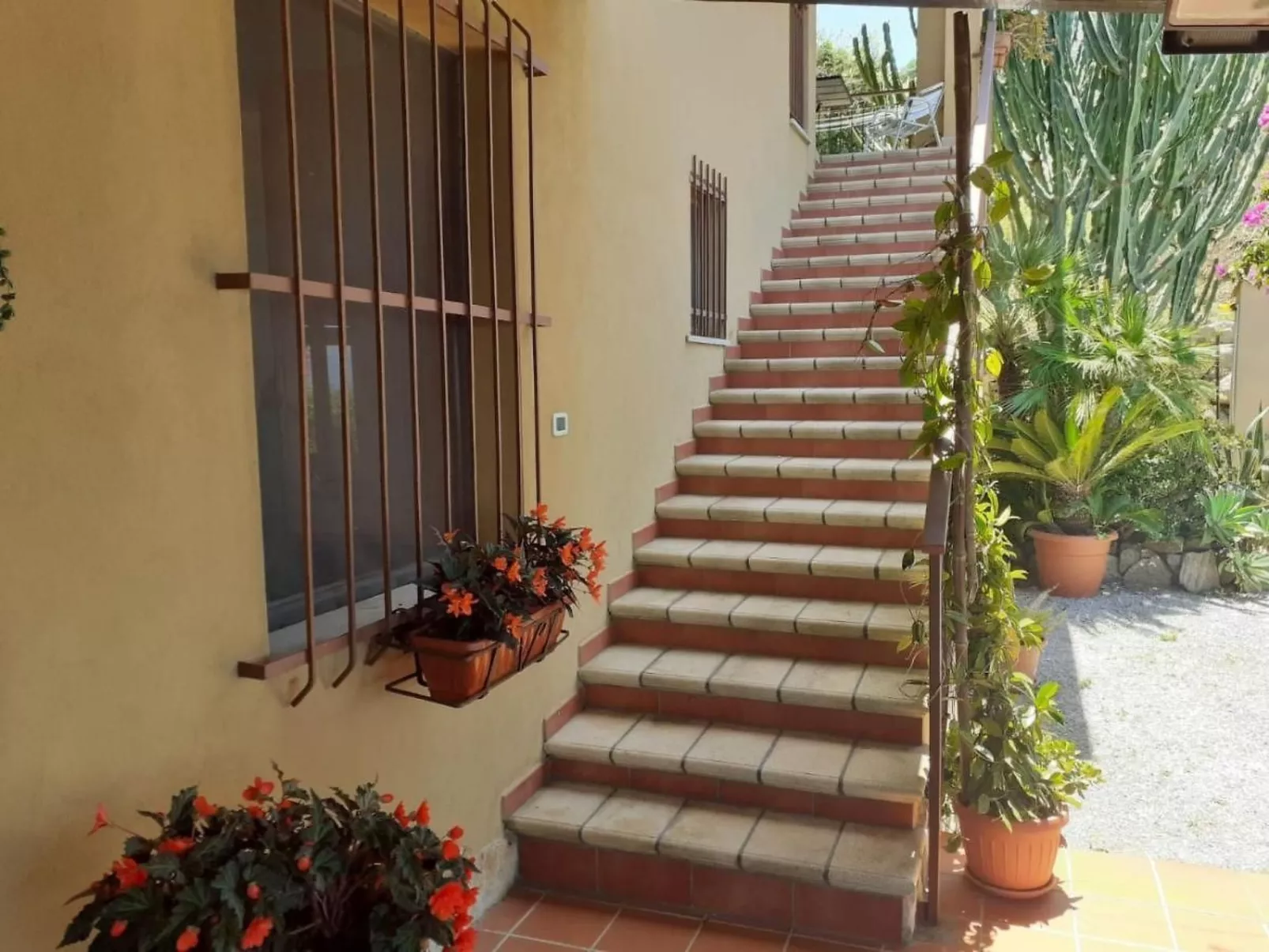 Villa Panorama Wohnung in privater Villa - Buiten