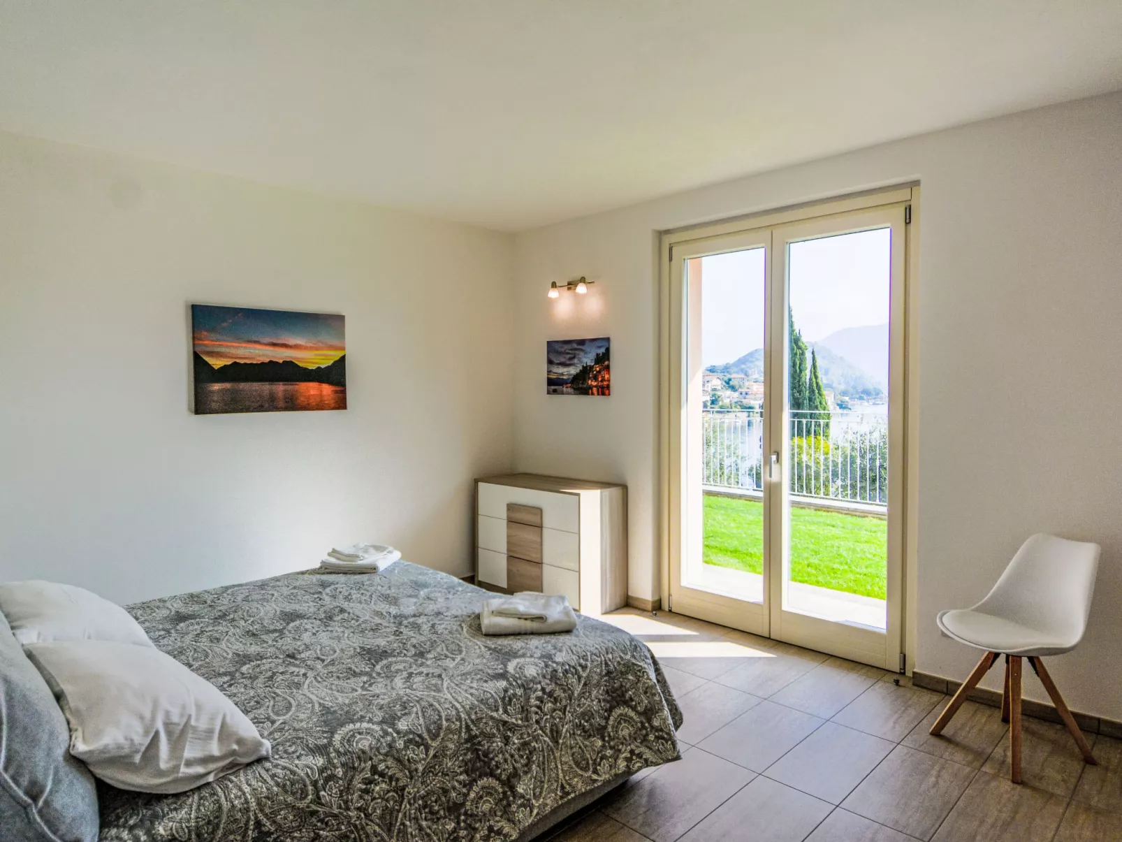 The View Lake Como - Binnen