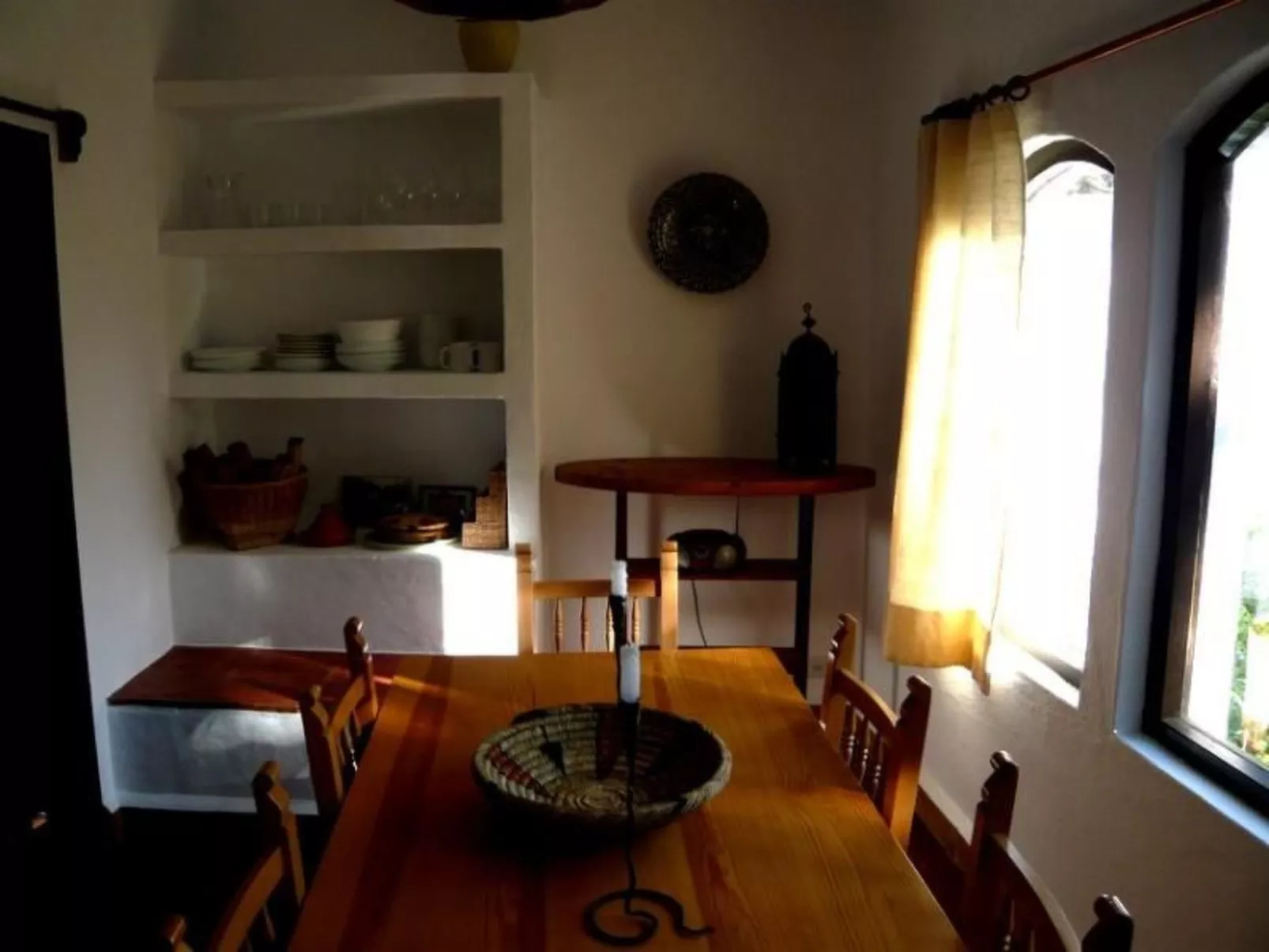 Mit Terrasse in der Nähe eines Wasserfalls - Binnen