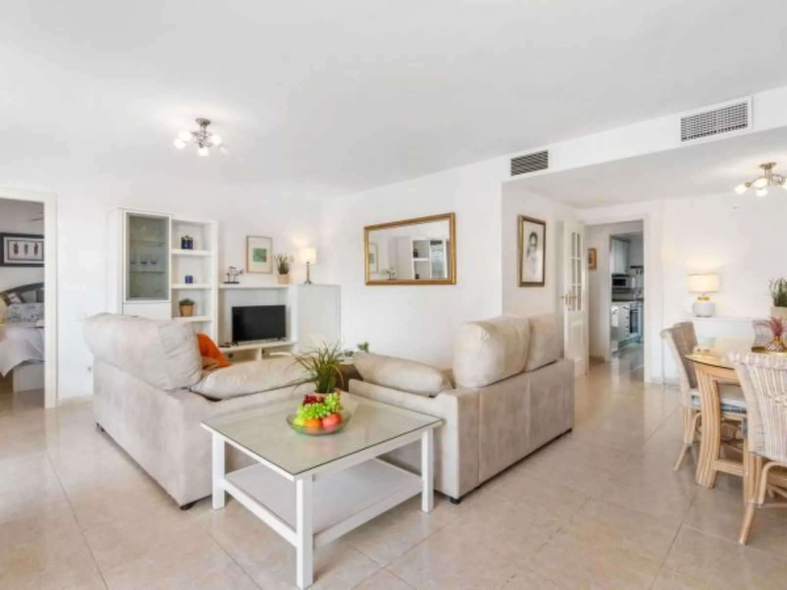 Apartment Zafiro - PlusHolidays - Image-tags.info