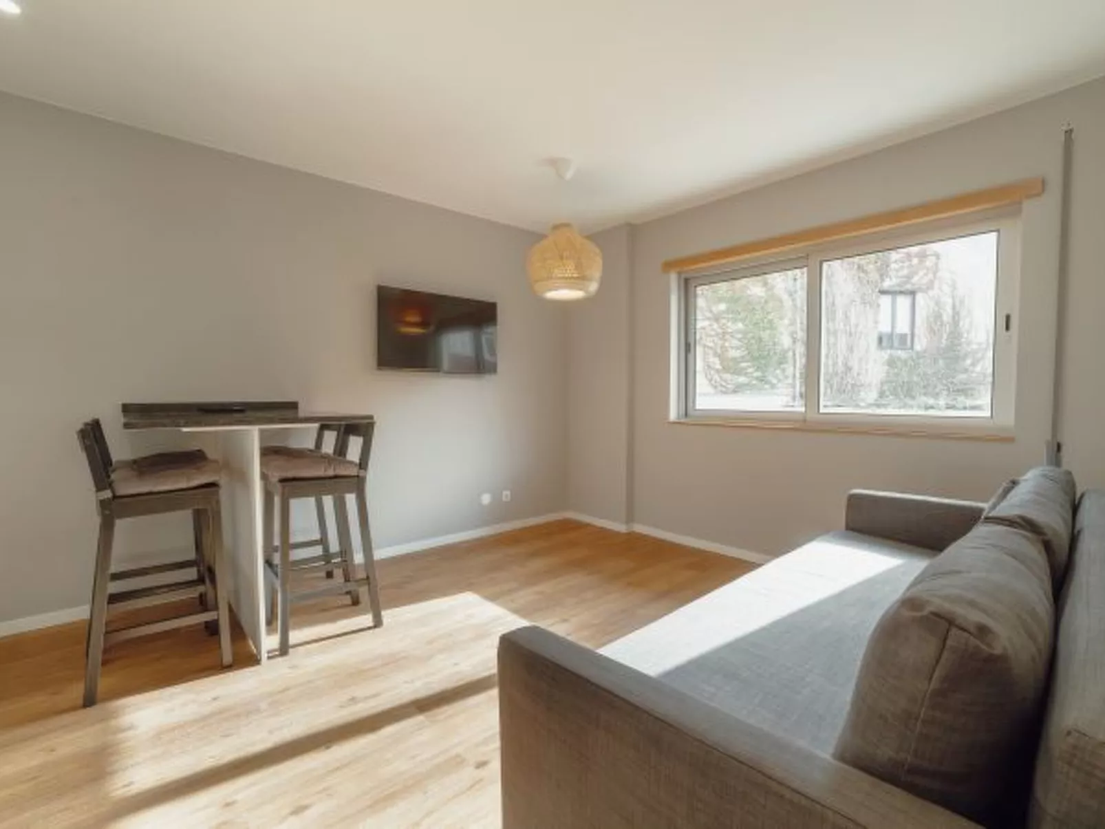 CRYSTAL PALACE GARDEN STYLISH APARTMENT - Binnen