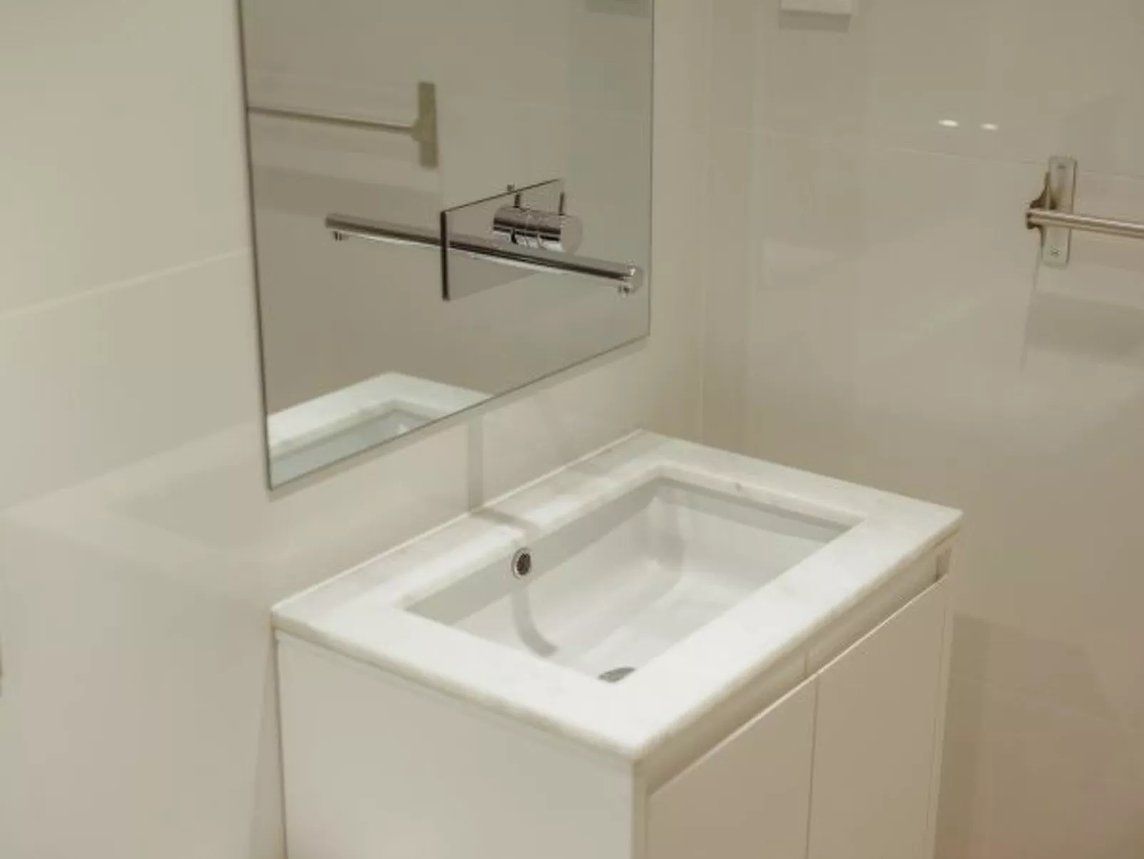 DOWNTOWN AMAZING DUPLEX by VACATIONY - Binnen