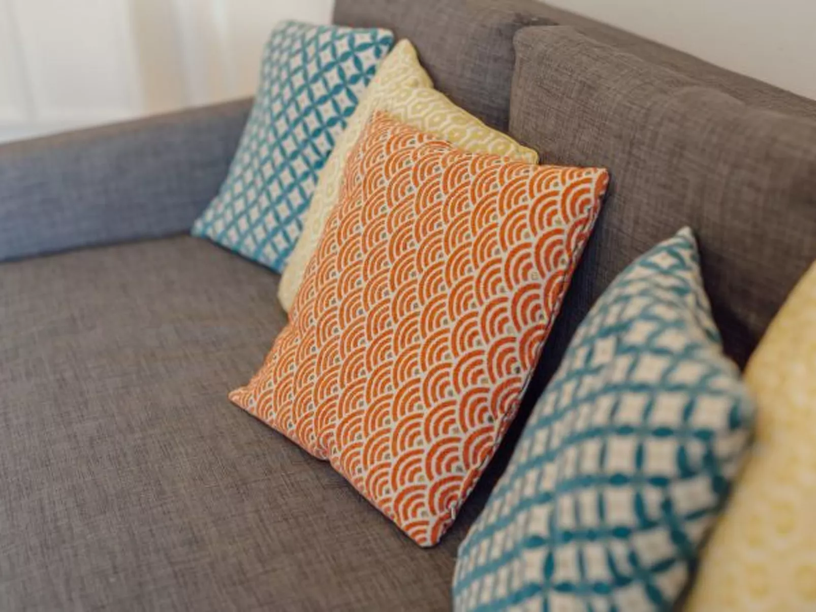 DOWNTOWN DESIGN WITH BALCONY by VACATIONY - Binnen