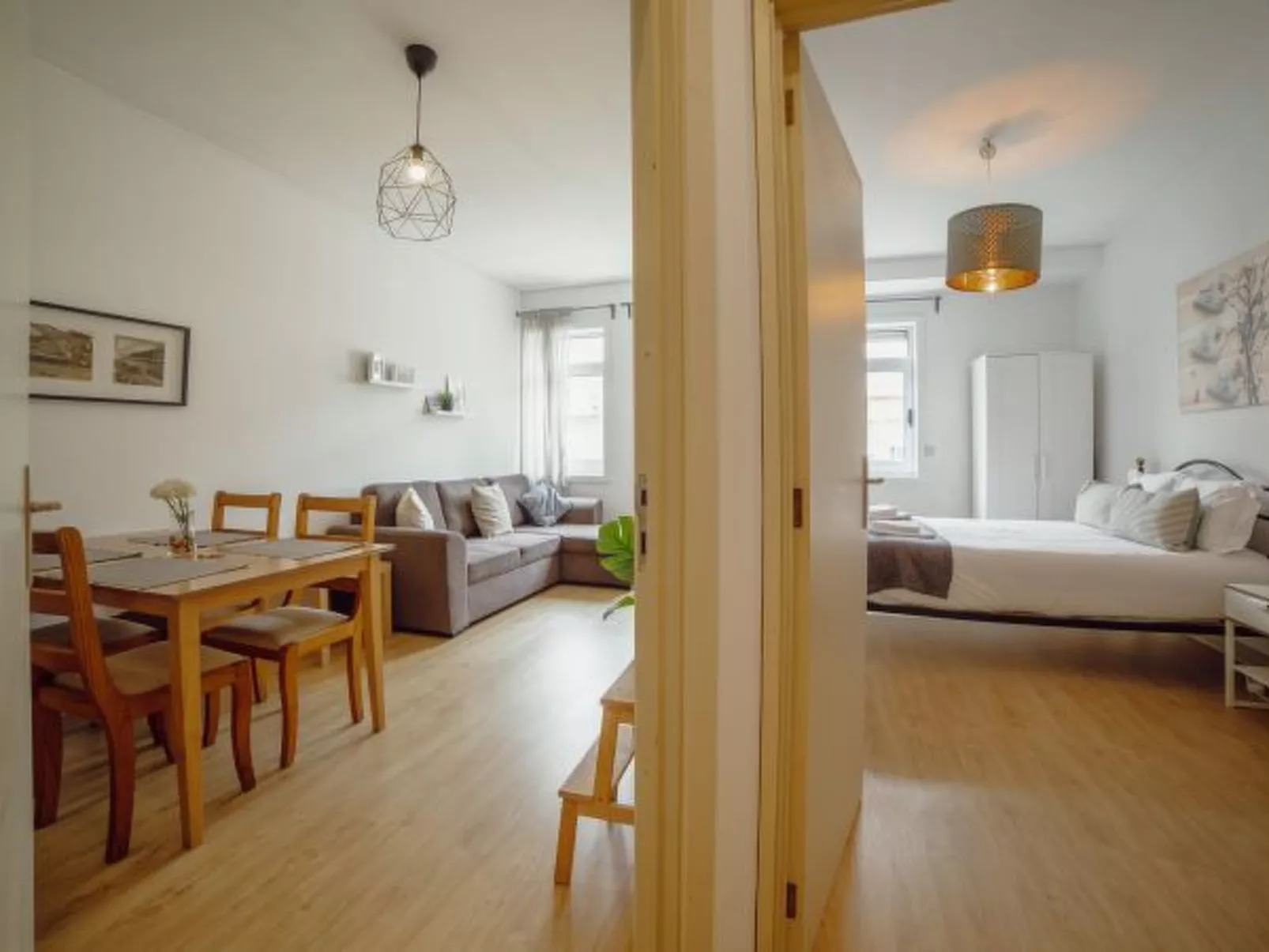 ALEGRIA CITY CENTER with ELEVATOR by VACATIONY - Binnen