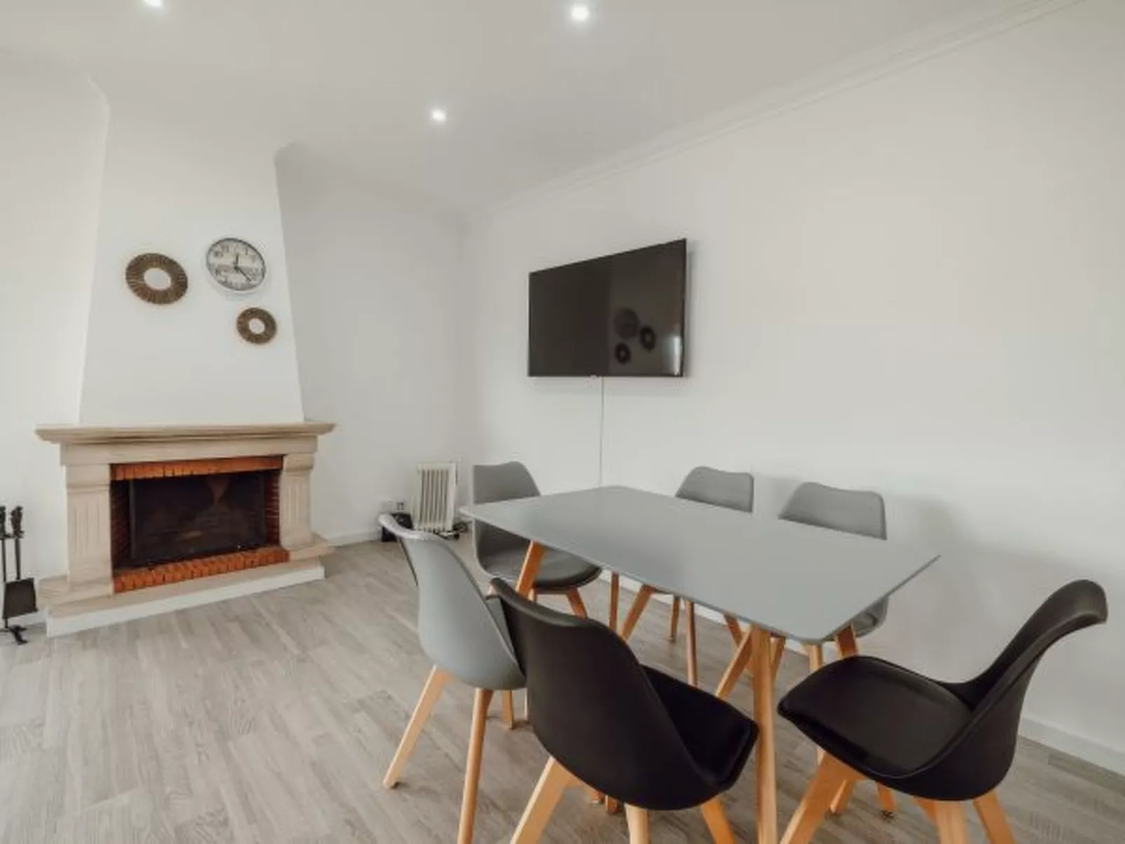 GAIA TERRACE with ELEVATOR by VACATIONY - Binnen