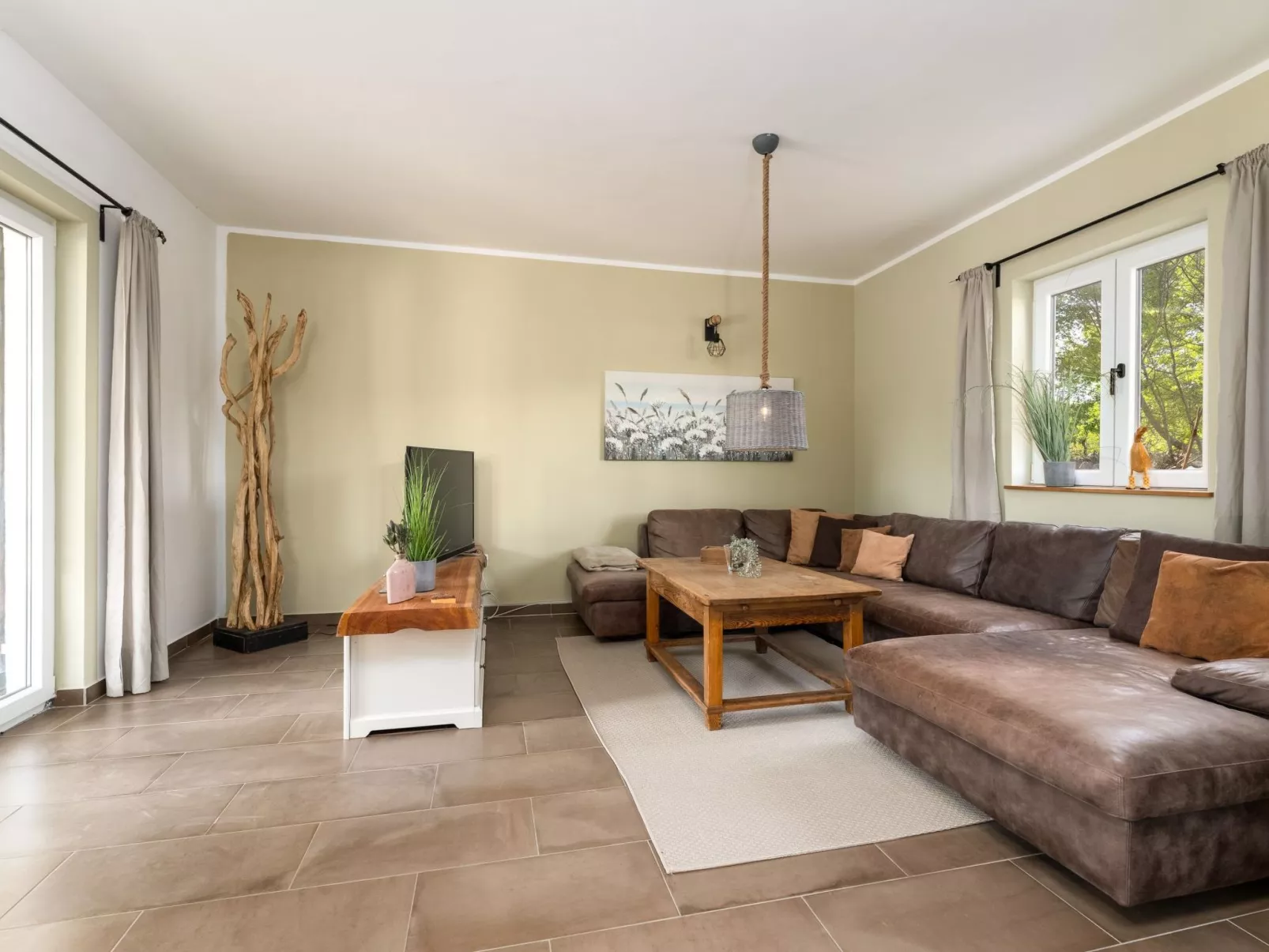 Eine luxuriöse Villa "Maslina" mit Pool und Grill - Binnen