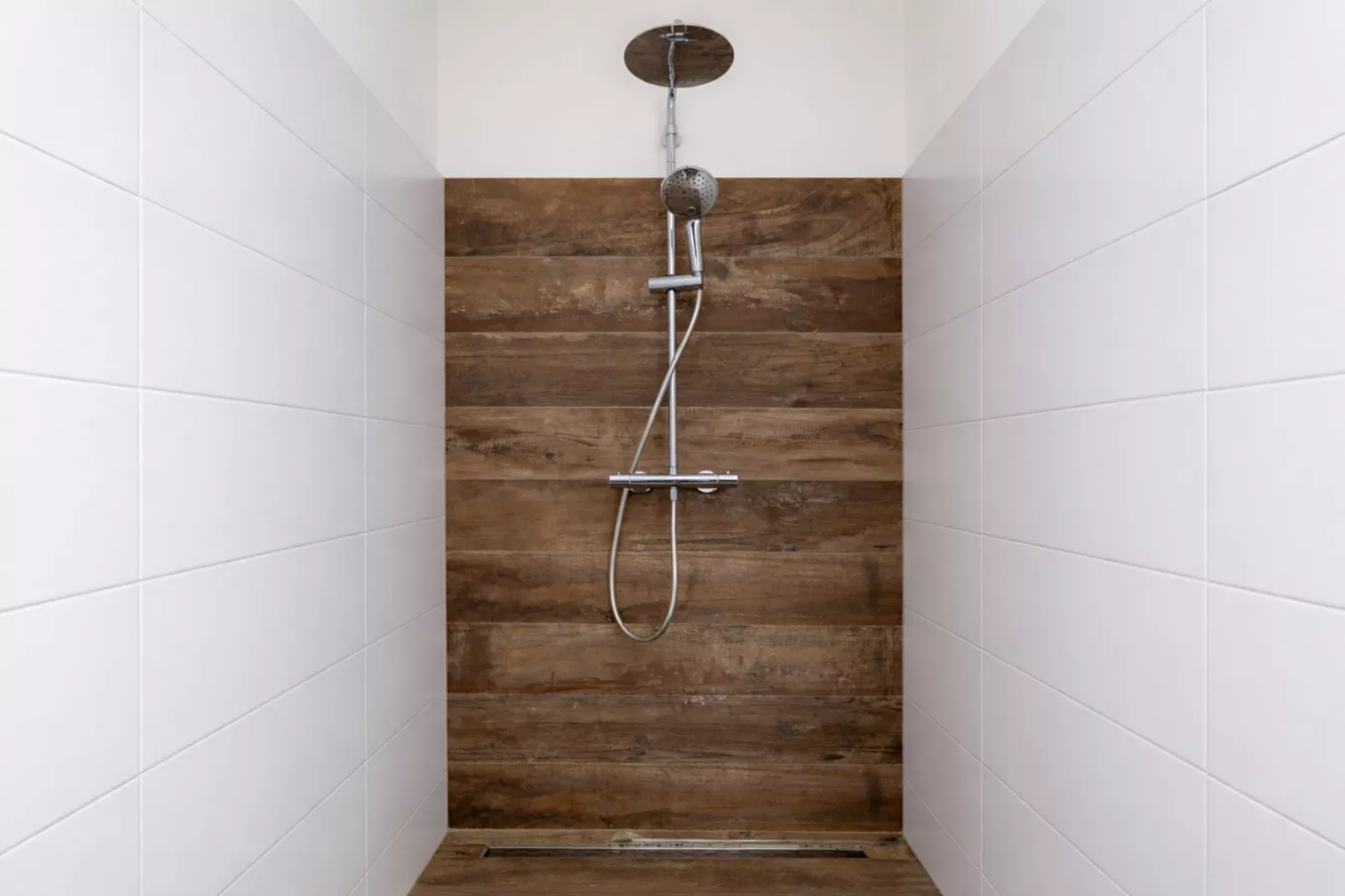 Kon Emmaweg 26 Vrouwenpolder 2p - Badkamer