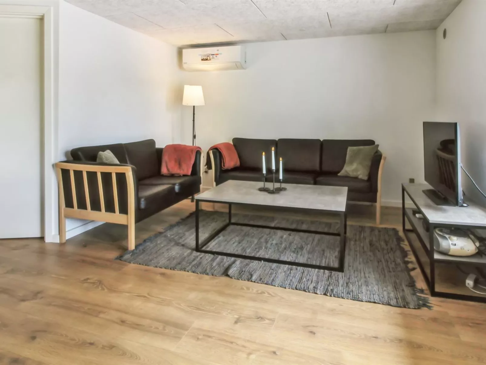 "Kabbi" - 2.6km from the sea - Binnen