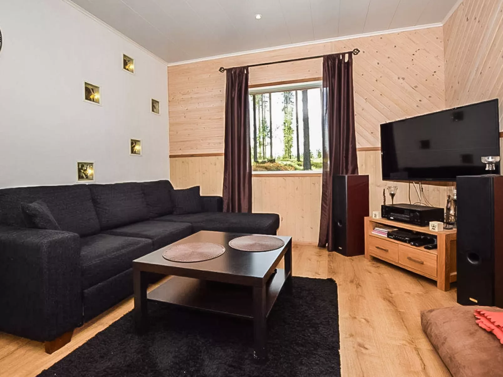 Lepovalkeinen - Binnen