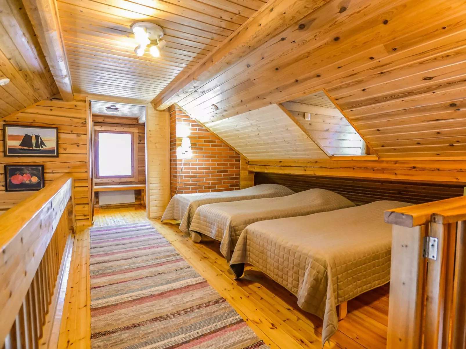 Laattaja mökki - Binnen