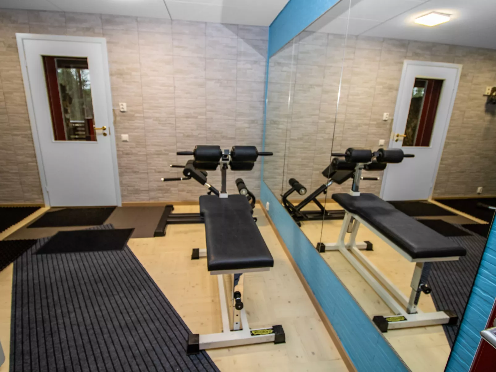 Tuiskukuru a - Binnen