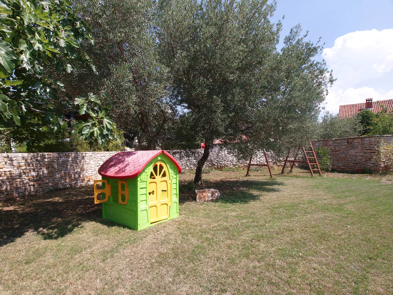 House 705 - Image-tags.info