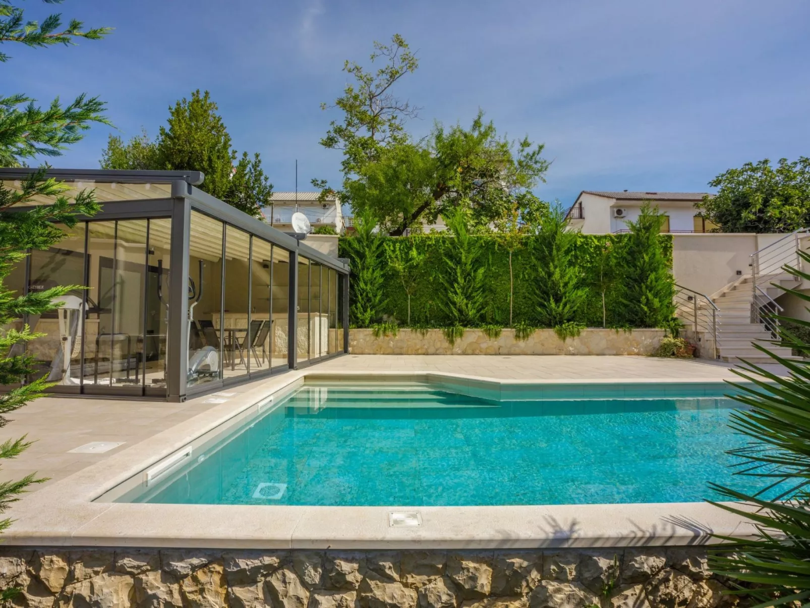 Dita 5 / HR-10501-01 - Image-tags.info