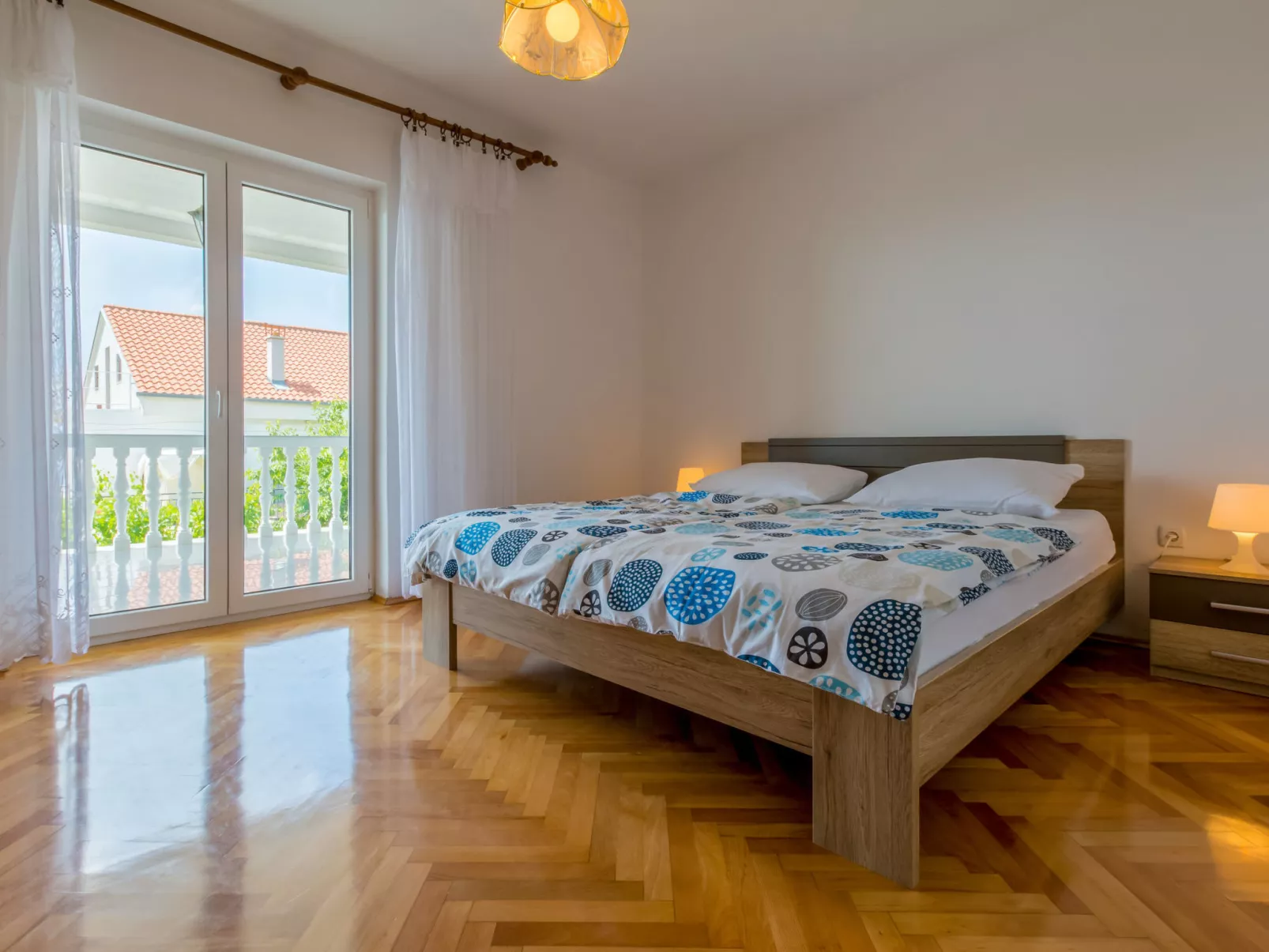 AMILA 1 / HR-05588-01 - Image-tags.info