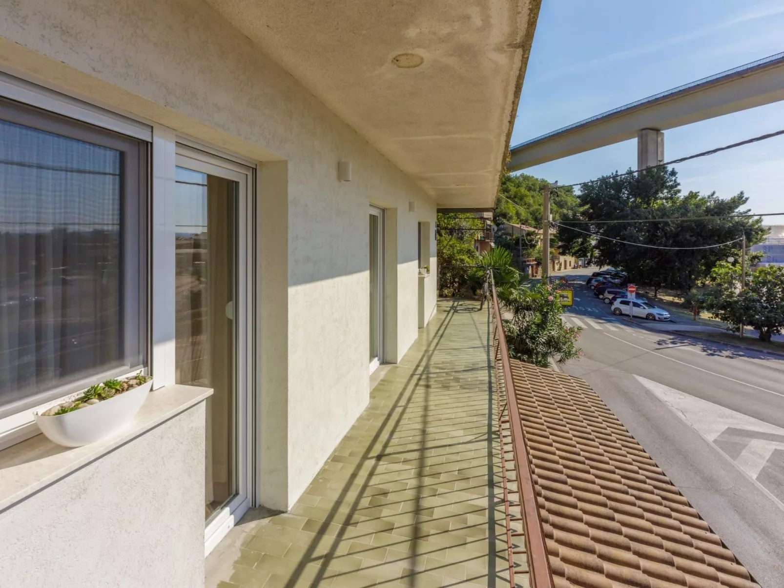 Nena / HR-10493-01 - Image-tags.info