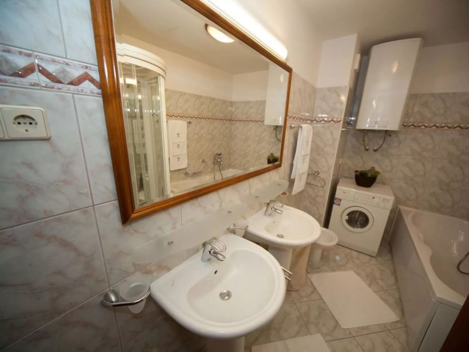 ACASTELLO 2 / HR-04333-02 - Image-tags.info