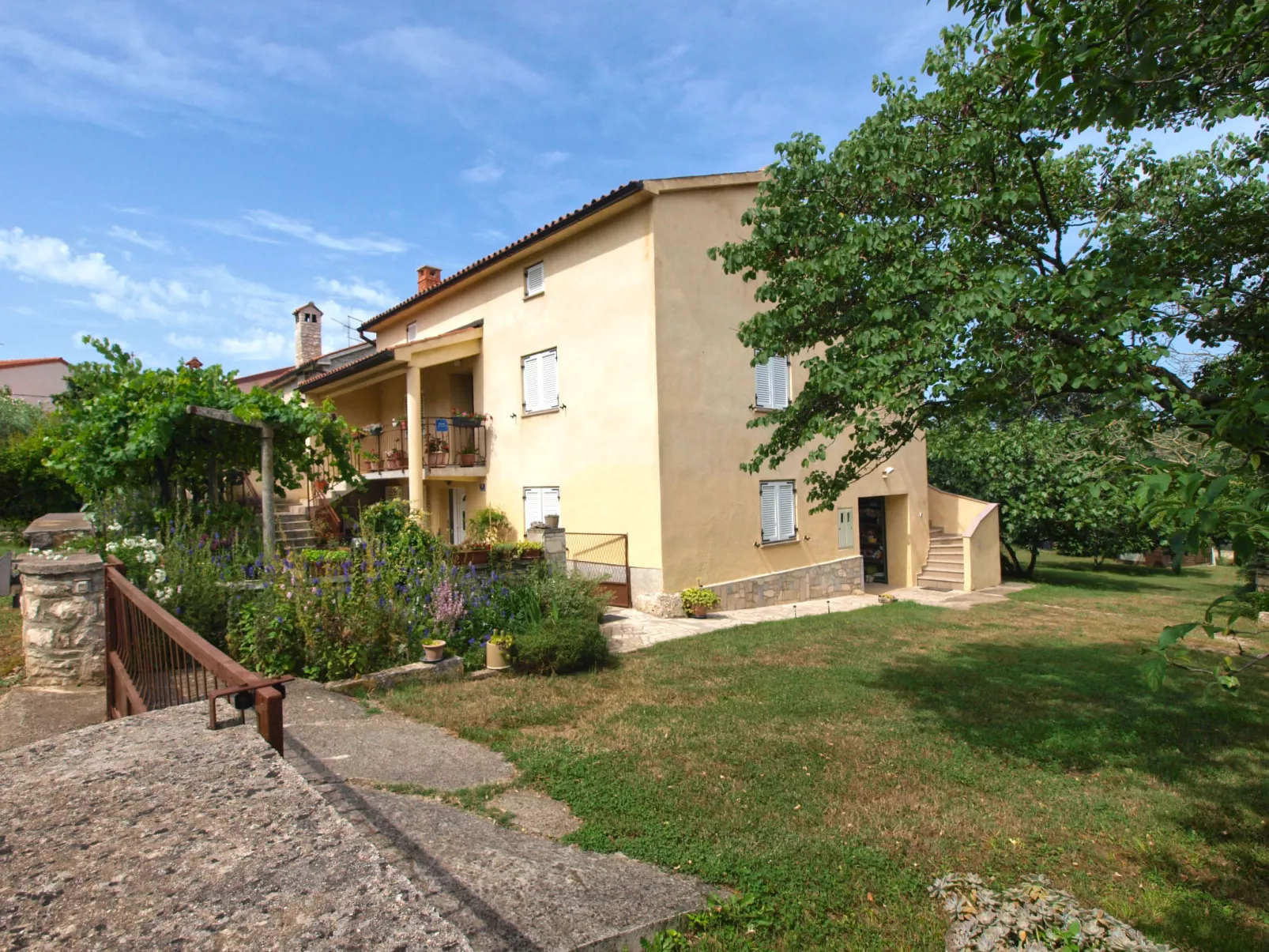 Apartment 1546 - Image-tags.info