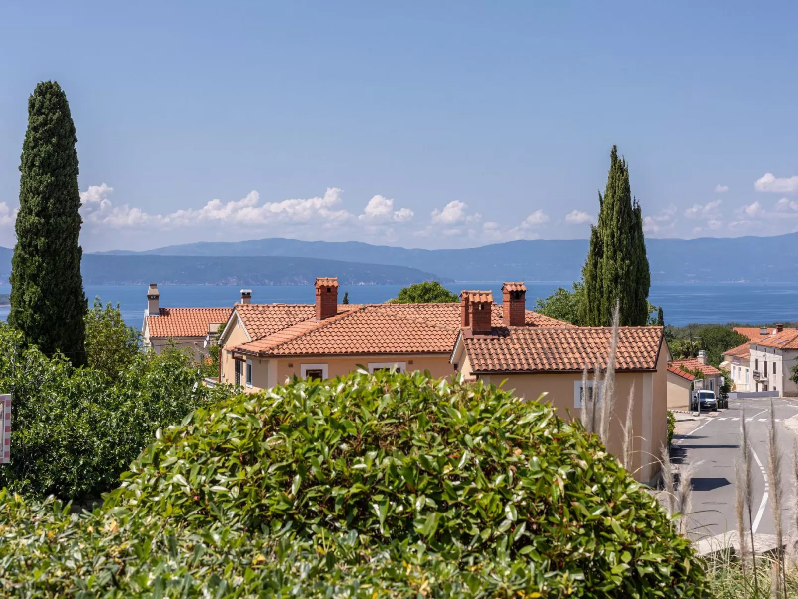 Apartment Krebelj - Buiten