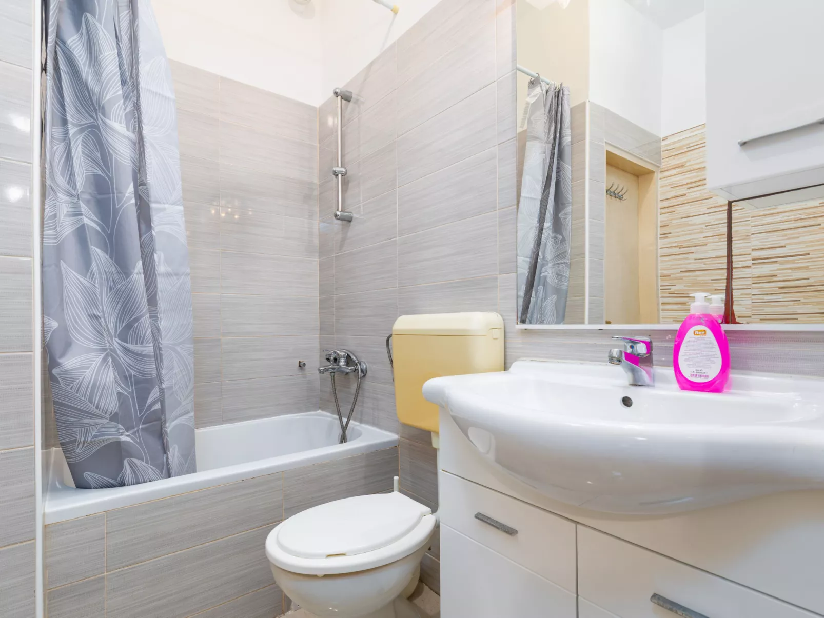 Apartment Snjezana - 1 - Image-tags.info