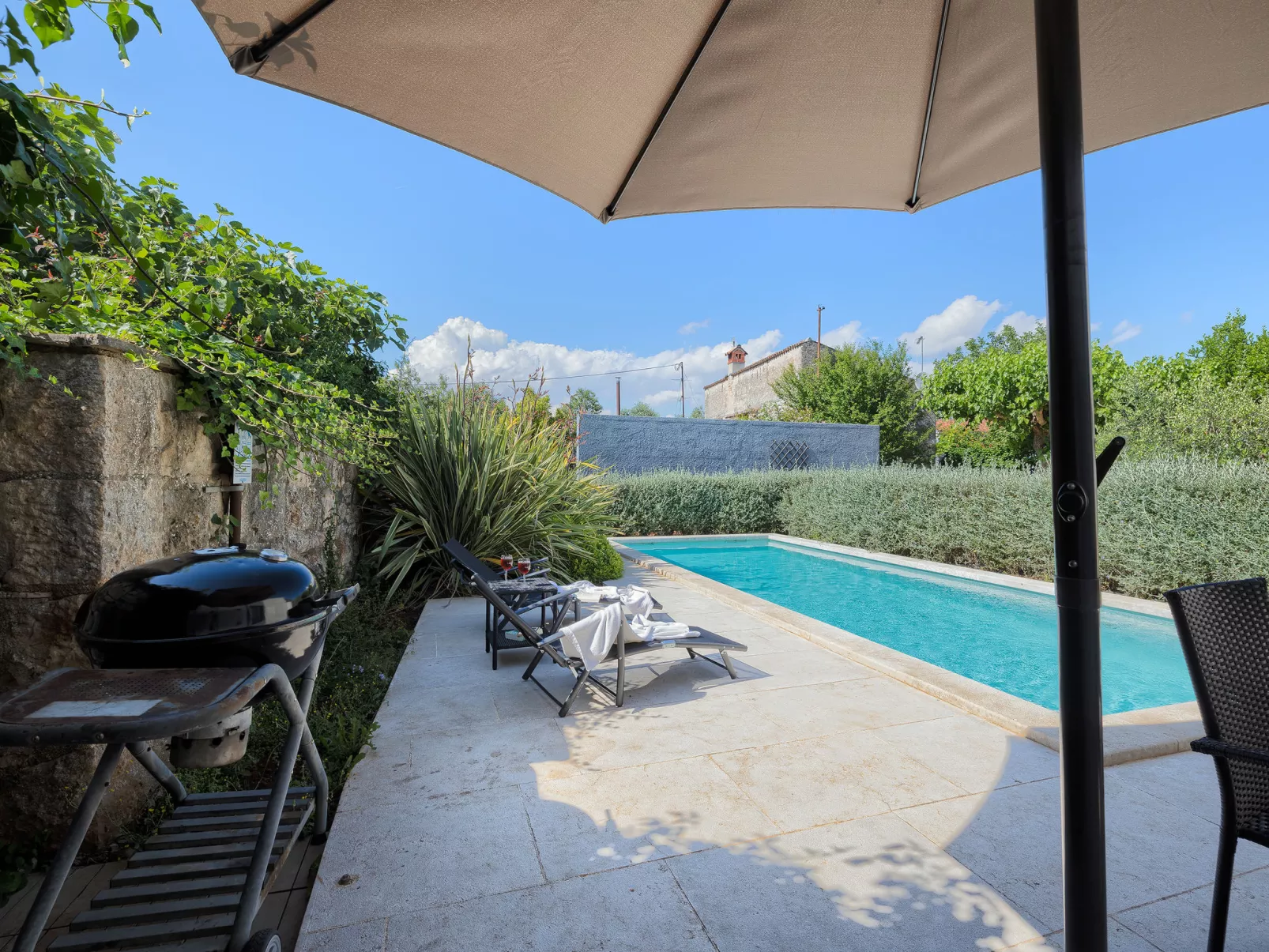 Villa Bety - Image-tags.info