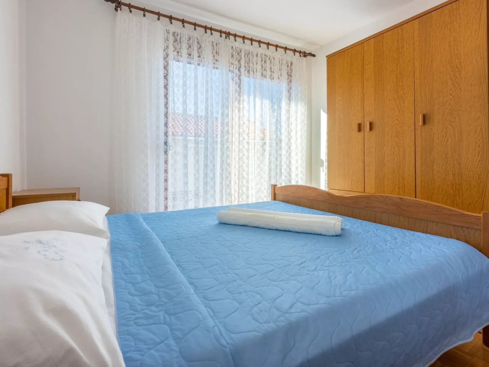 TOMIC A MAZURANICA 1 / HR-09435-01 - Binnen