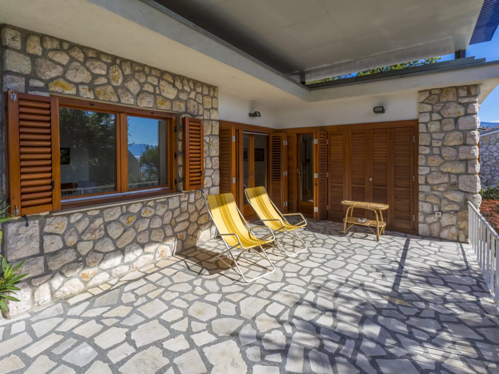 HAUS KATARINA / HR-10374-01 - Image-tags.info