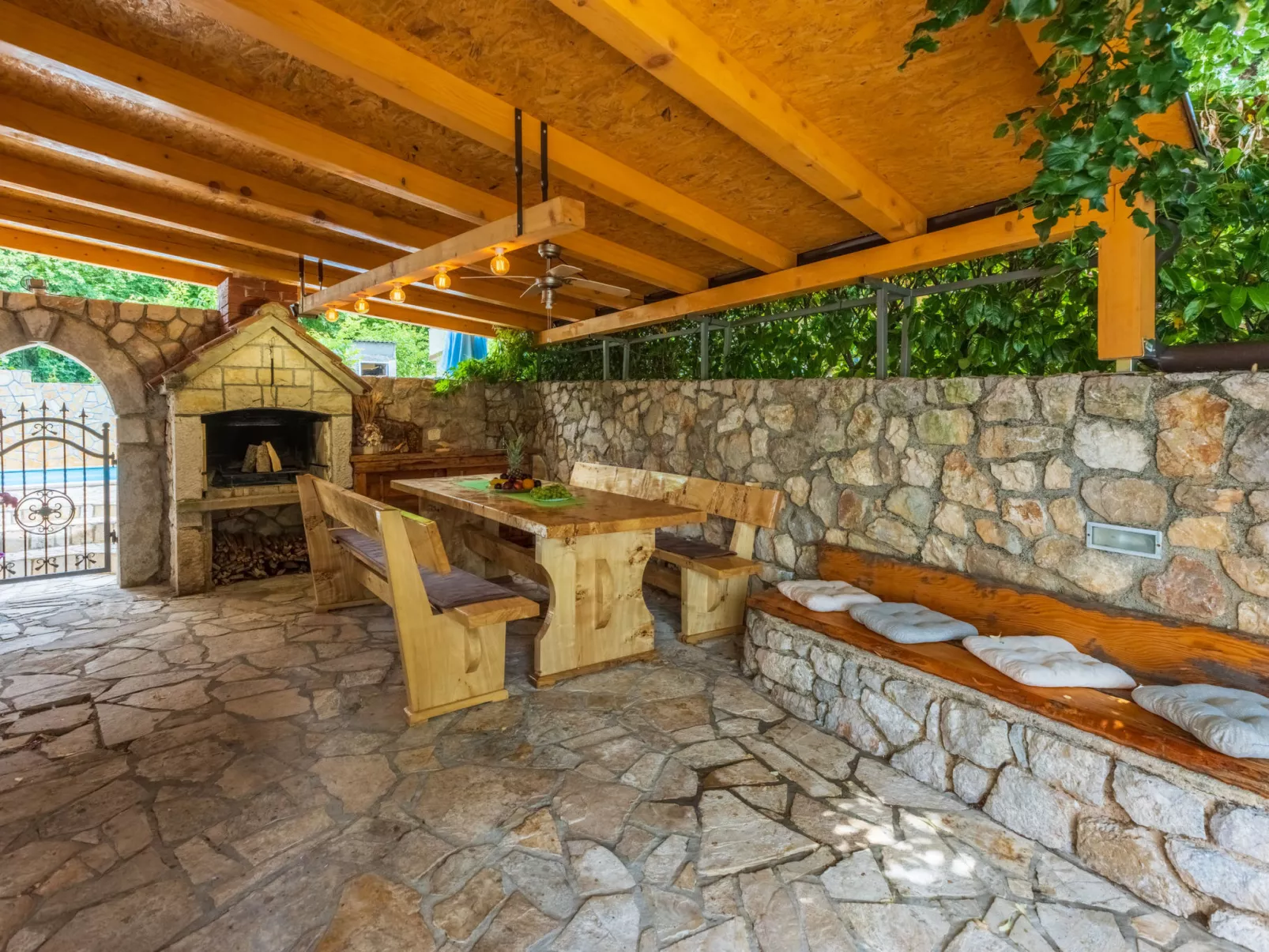 MIJO / HR-09395-01 - Buiten