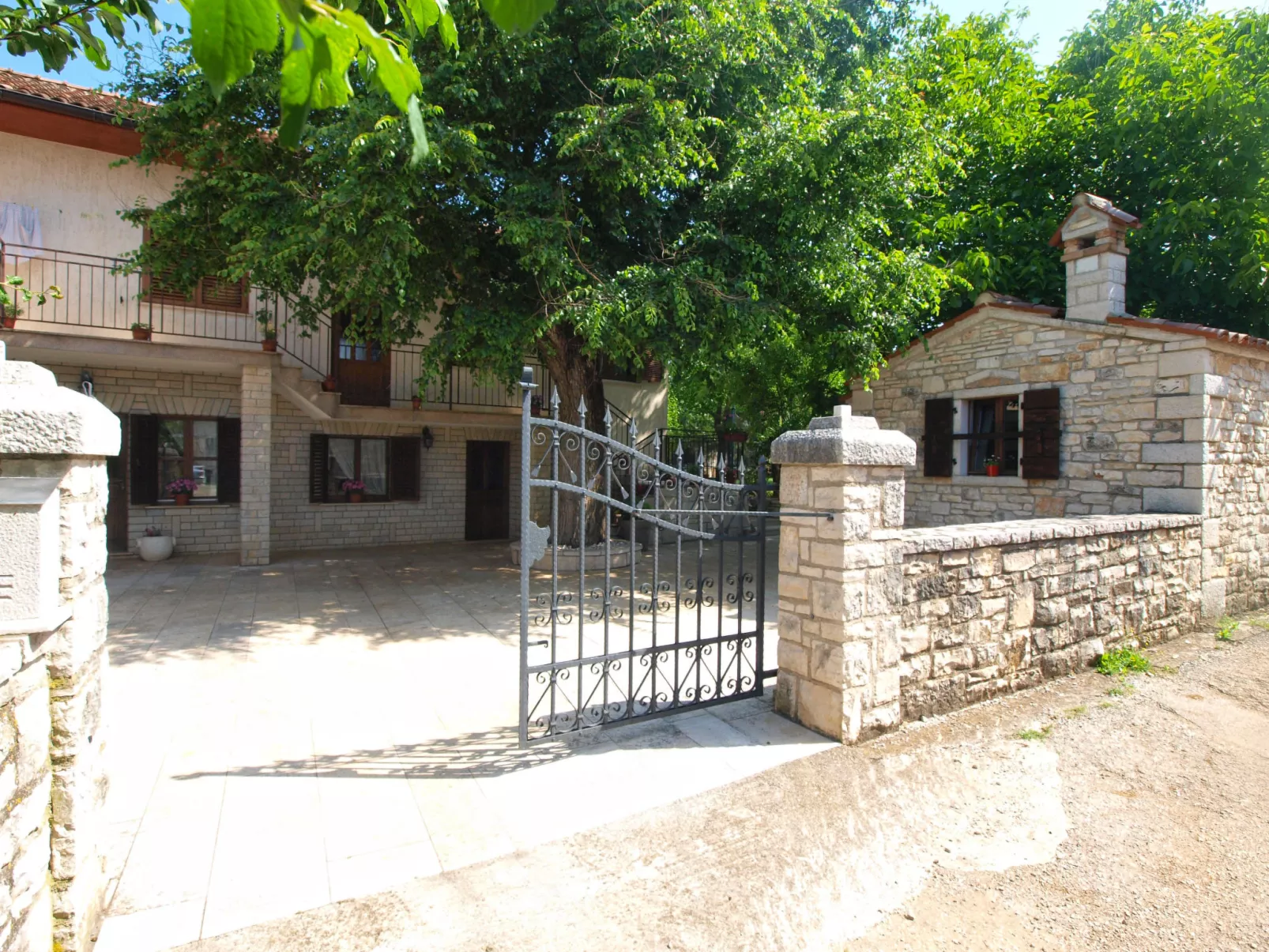 Apartment 1655 - Image-tags.info