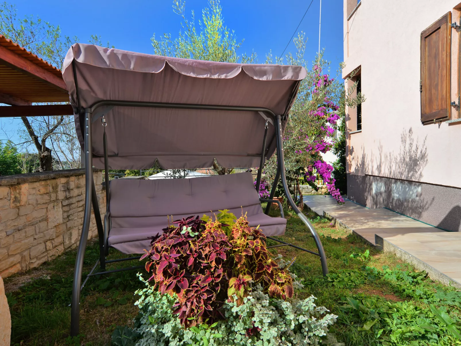 Apartment 1945 - Buiten