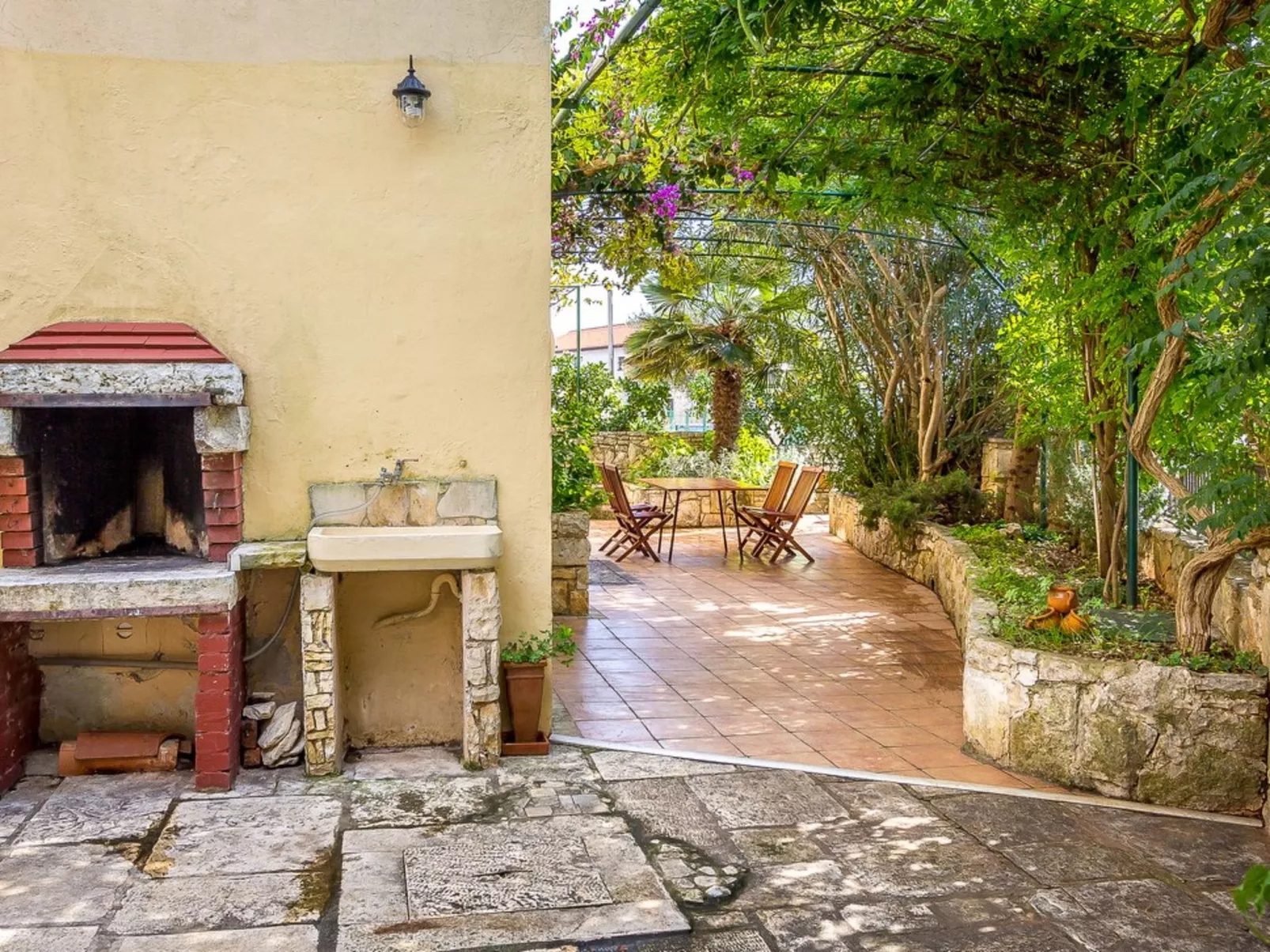 House Mladen - Image-tags.info