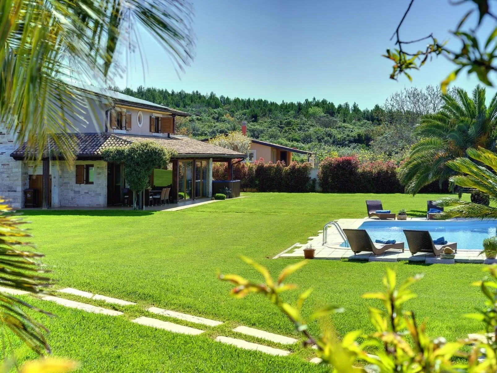 Villa Sunny Flowers - Buiten