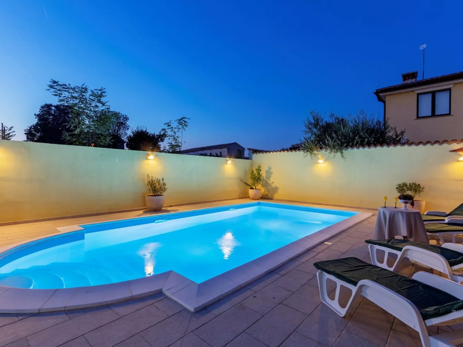 Villa Monica - Image-tags.info