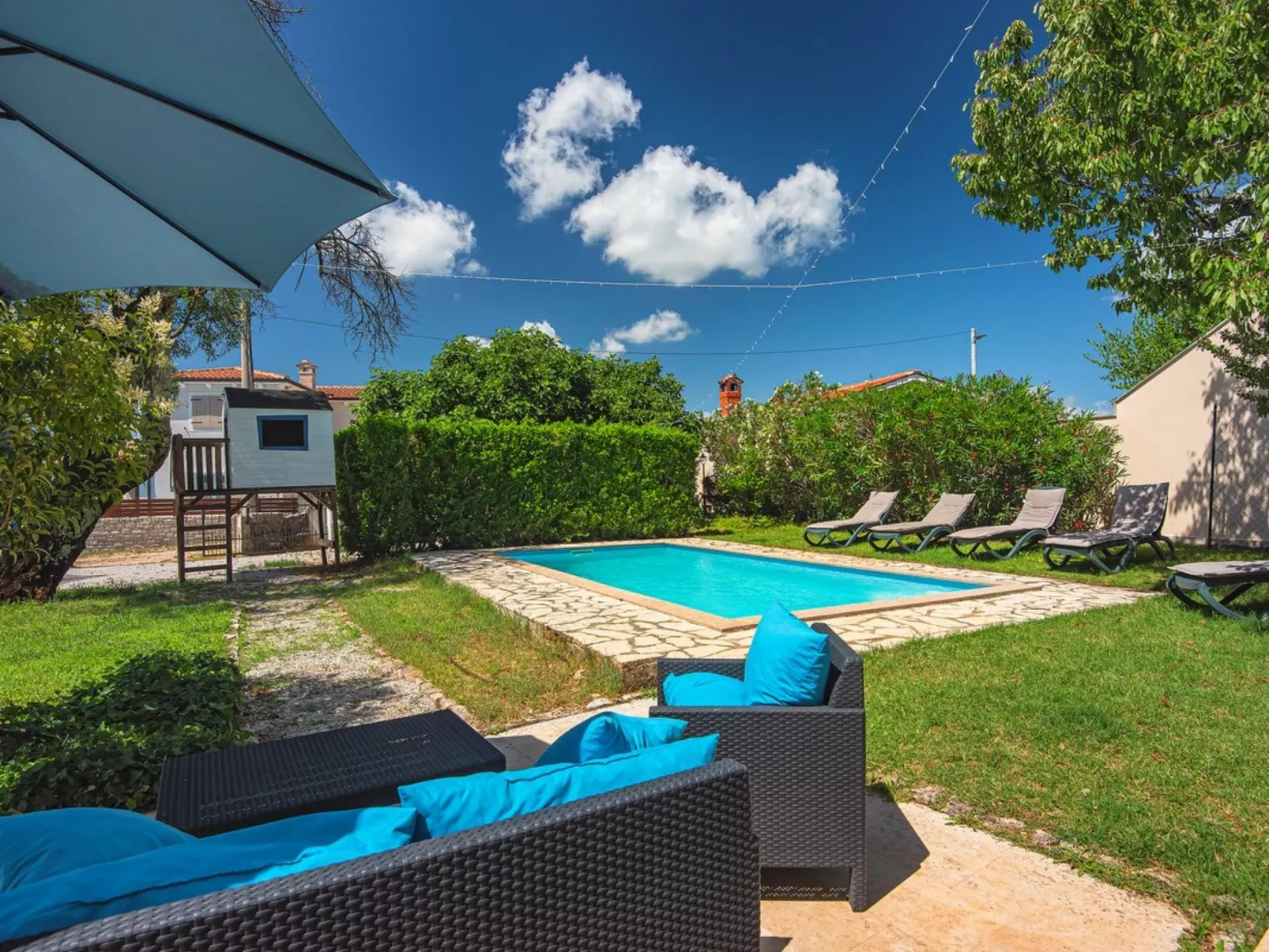 Villa Sherpa - Image-tags.info