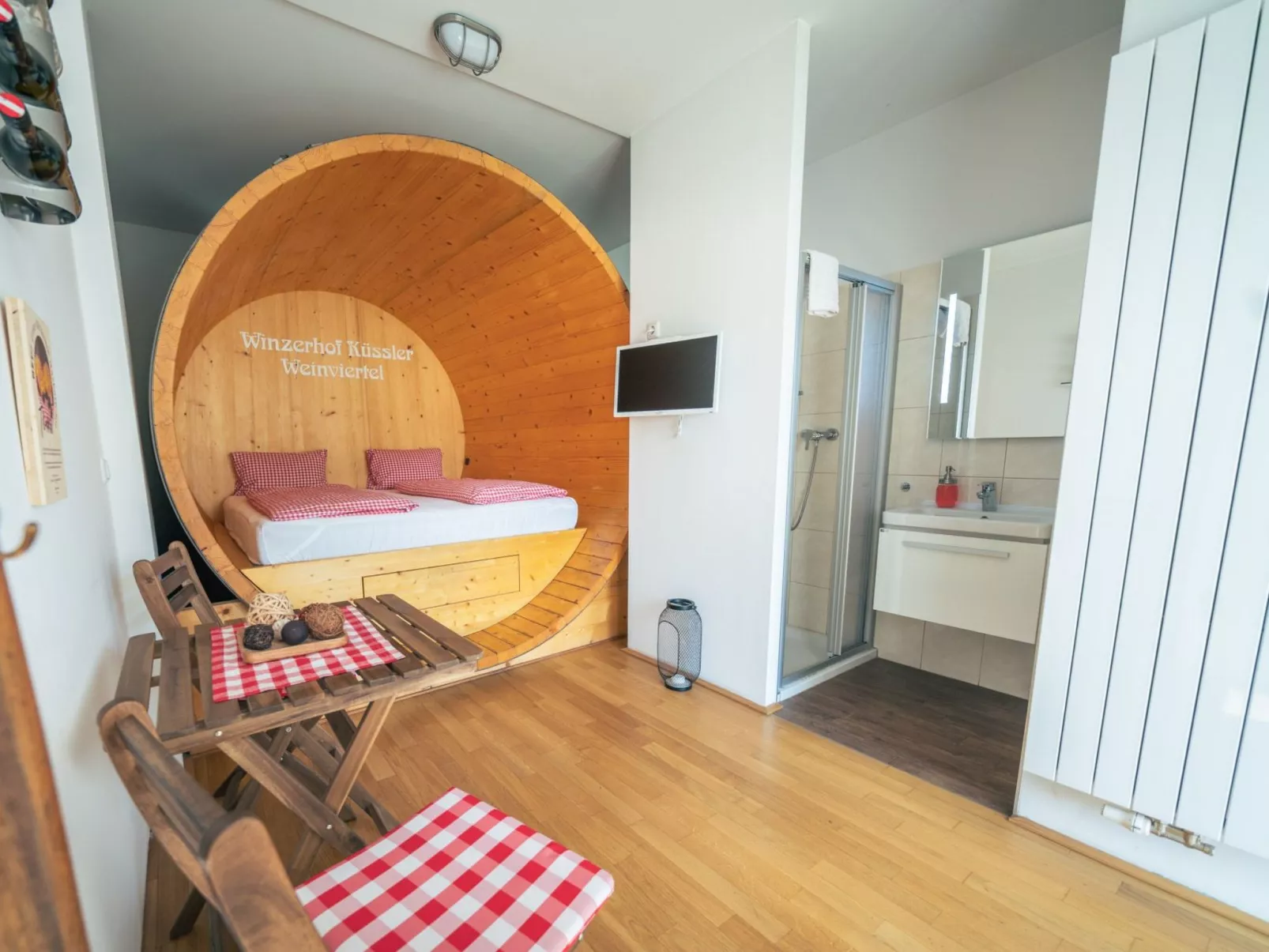 Weinfass-Suite für 2 in Grub an der March - Binnen