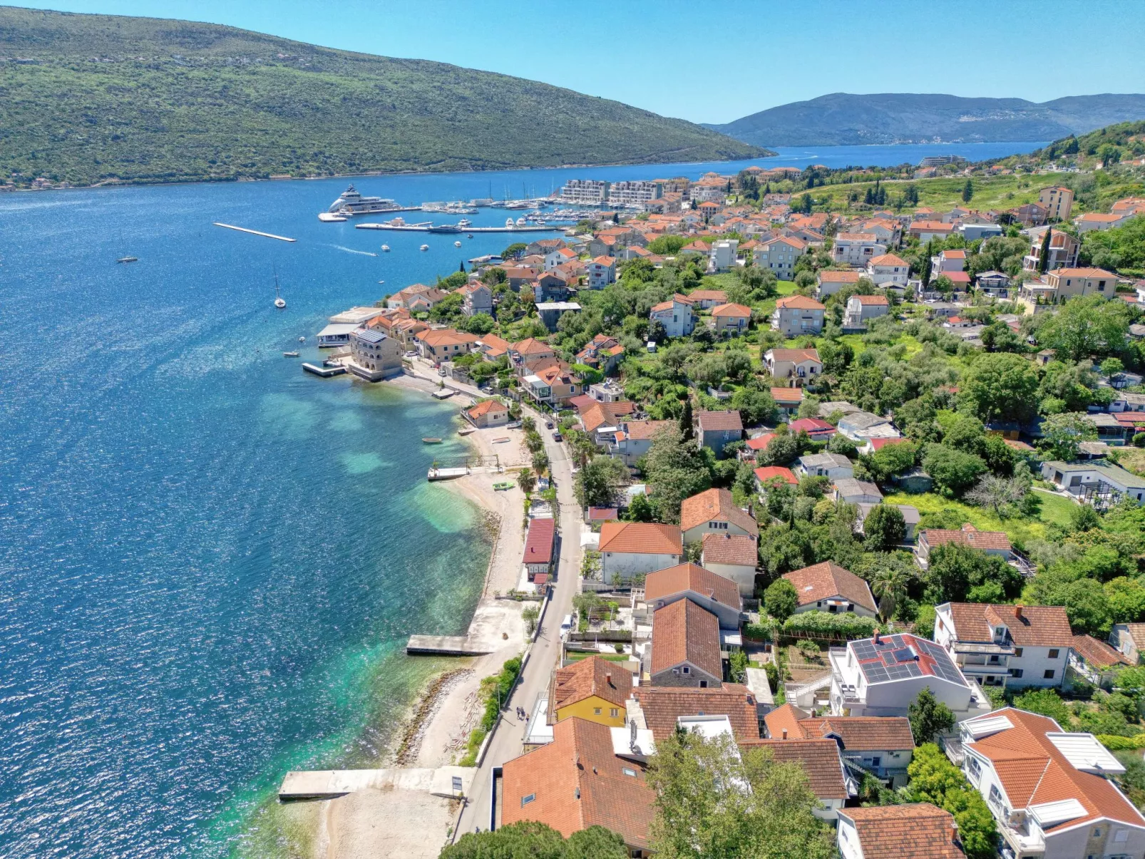 Ljubica Two - Schlafzimmer-Apartment mit Terrasse - Buiten