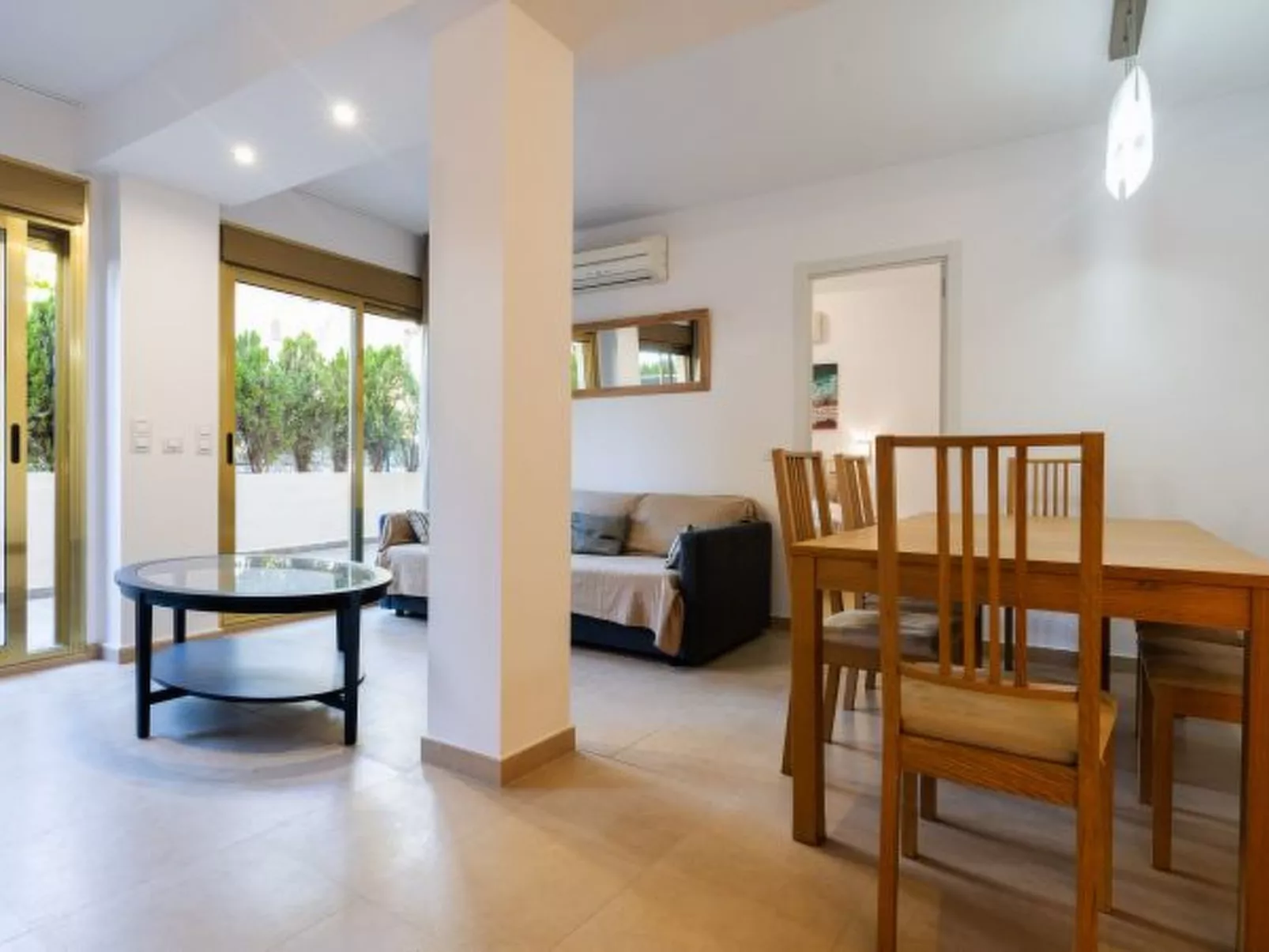 Beachside apartment in Elviria, Romana Playa - Image-tags.info
