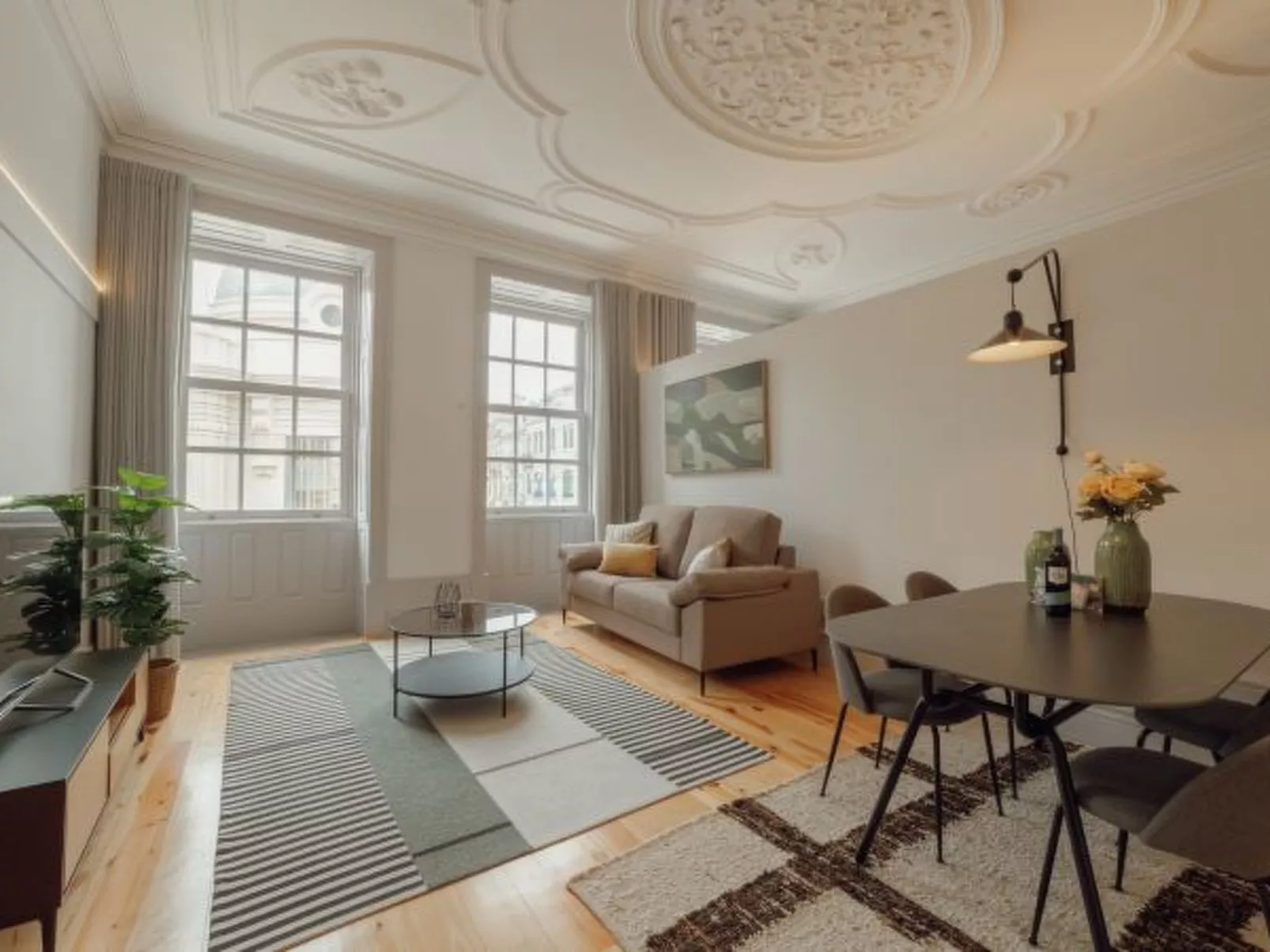 HEART OF PORTO APARTMENT C by VACATIONY - Binnen