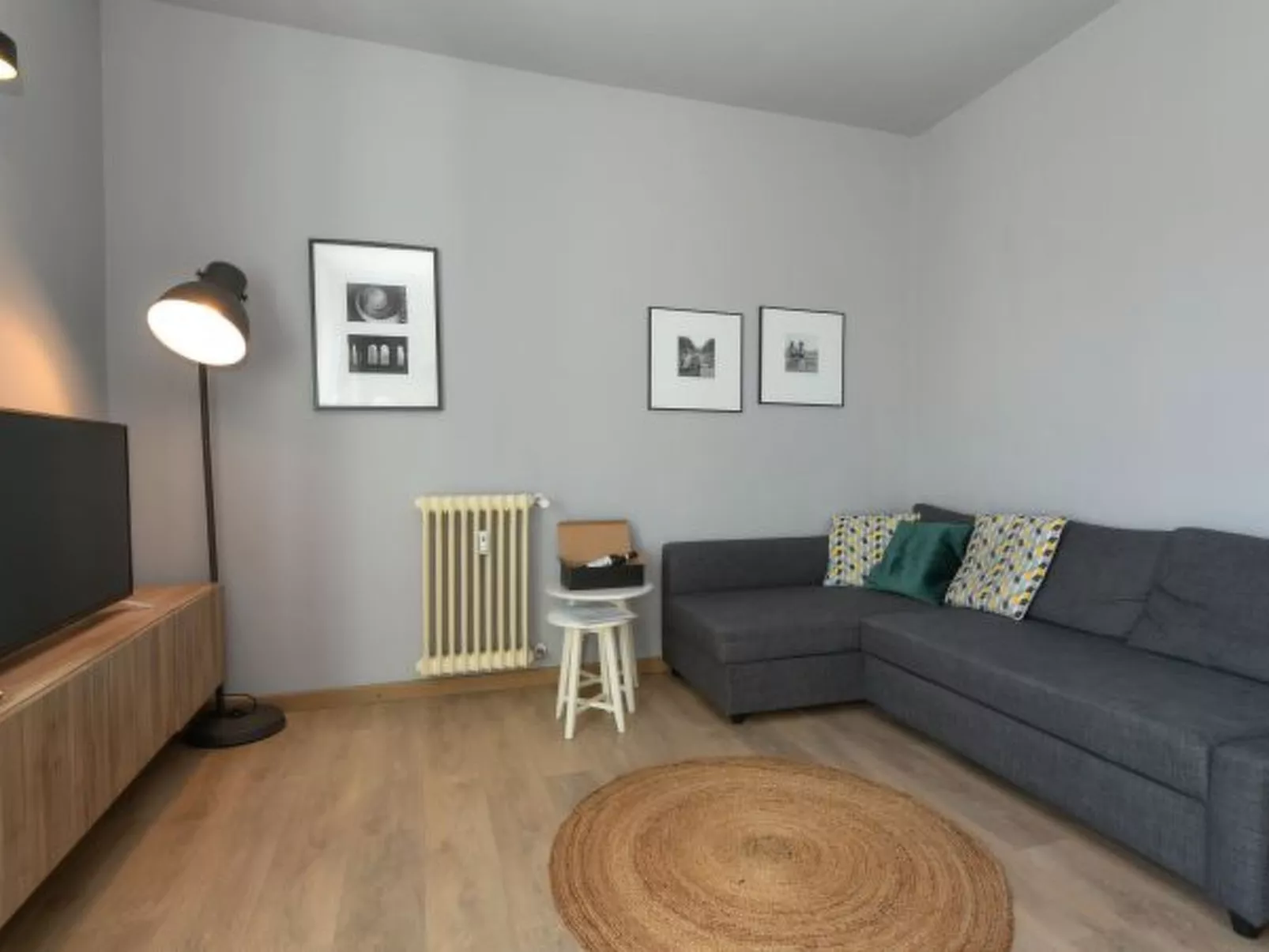 Desenzanoloft Smiling - Image-tags.info