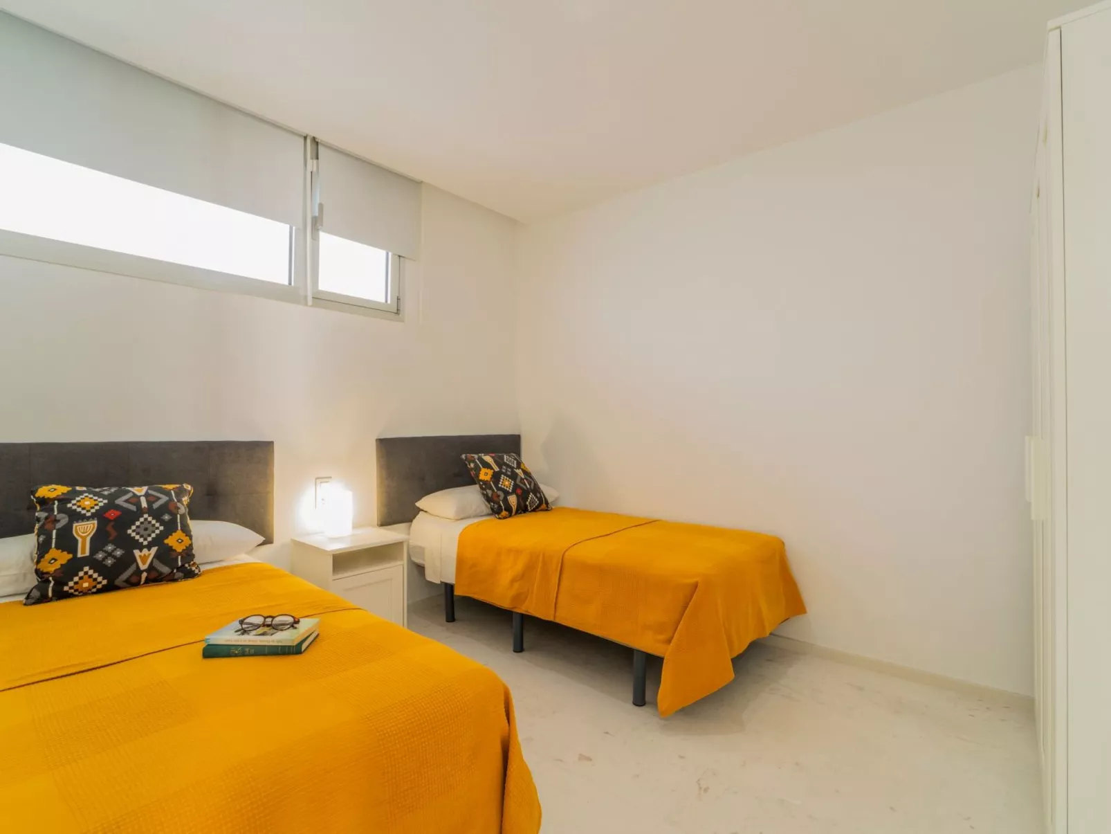 Schönes Appartement Pool und Strand - Binnen