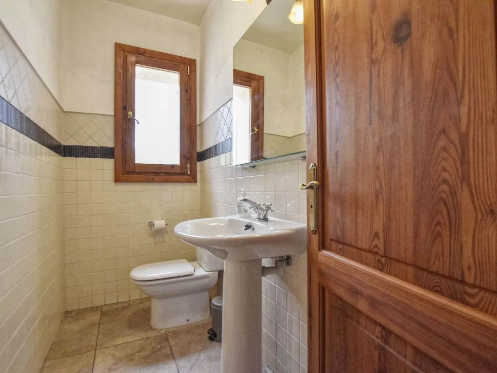 Schönes Landhaus mit Panoramablick auf die Berge - Binnen