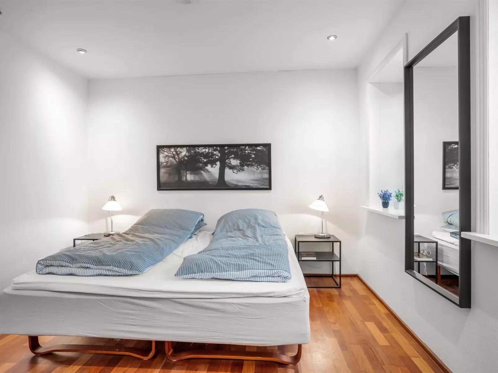 "Elene" -  from the sea - Binnen