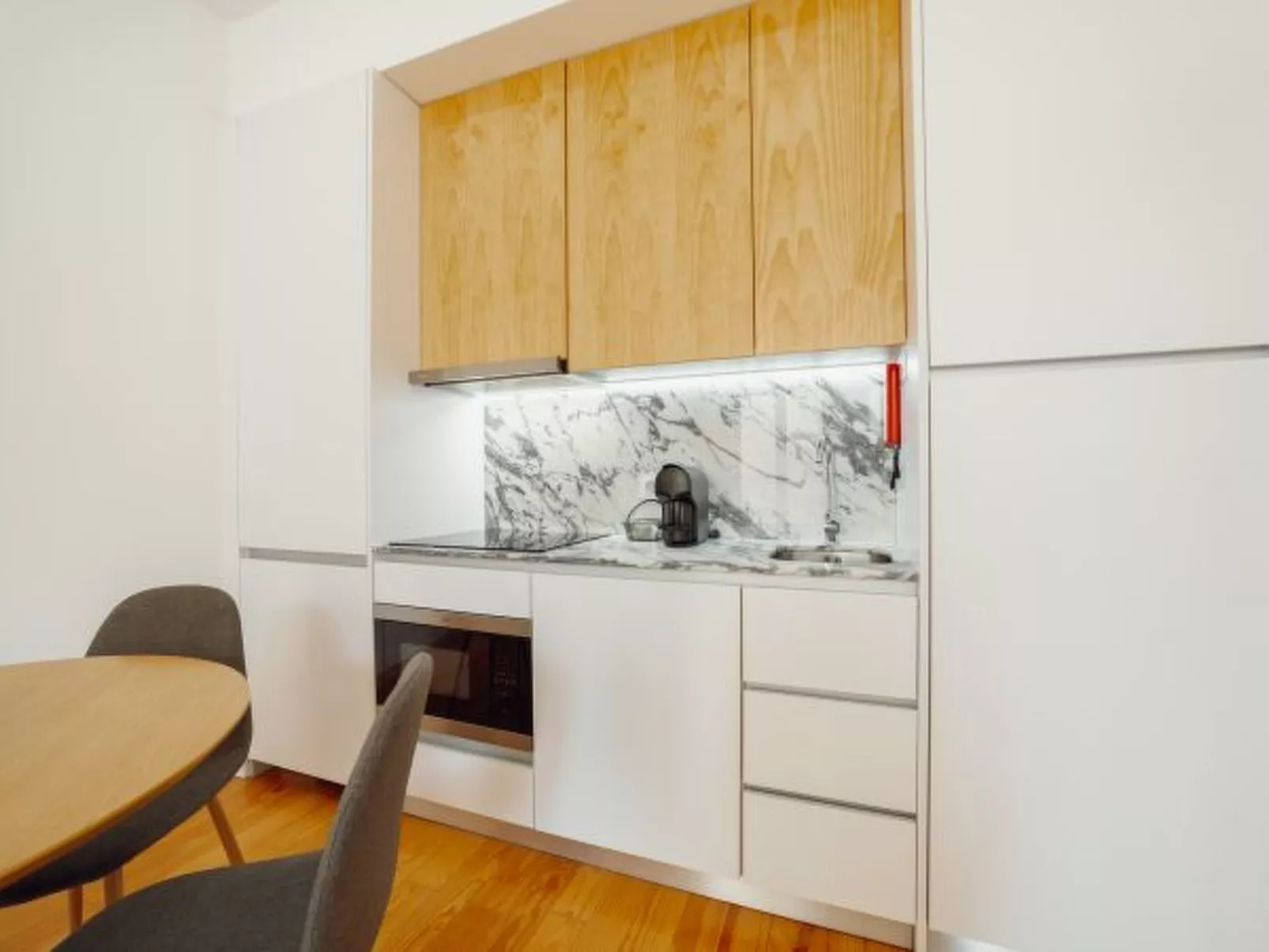 COURTYARD OPORTO DESIGN APARTMENT C WITH TERRACE - Binnen