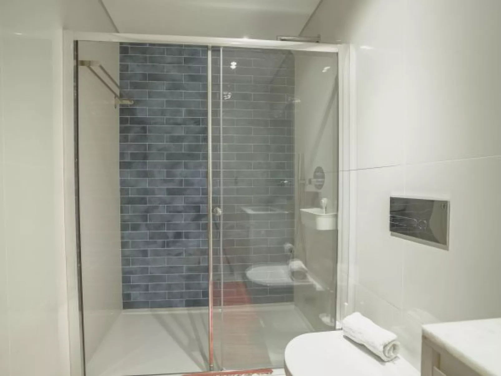 DOWNTOWN AMAZING DUPLEX by VACATIONY - Binnen